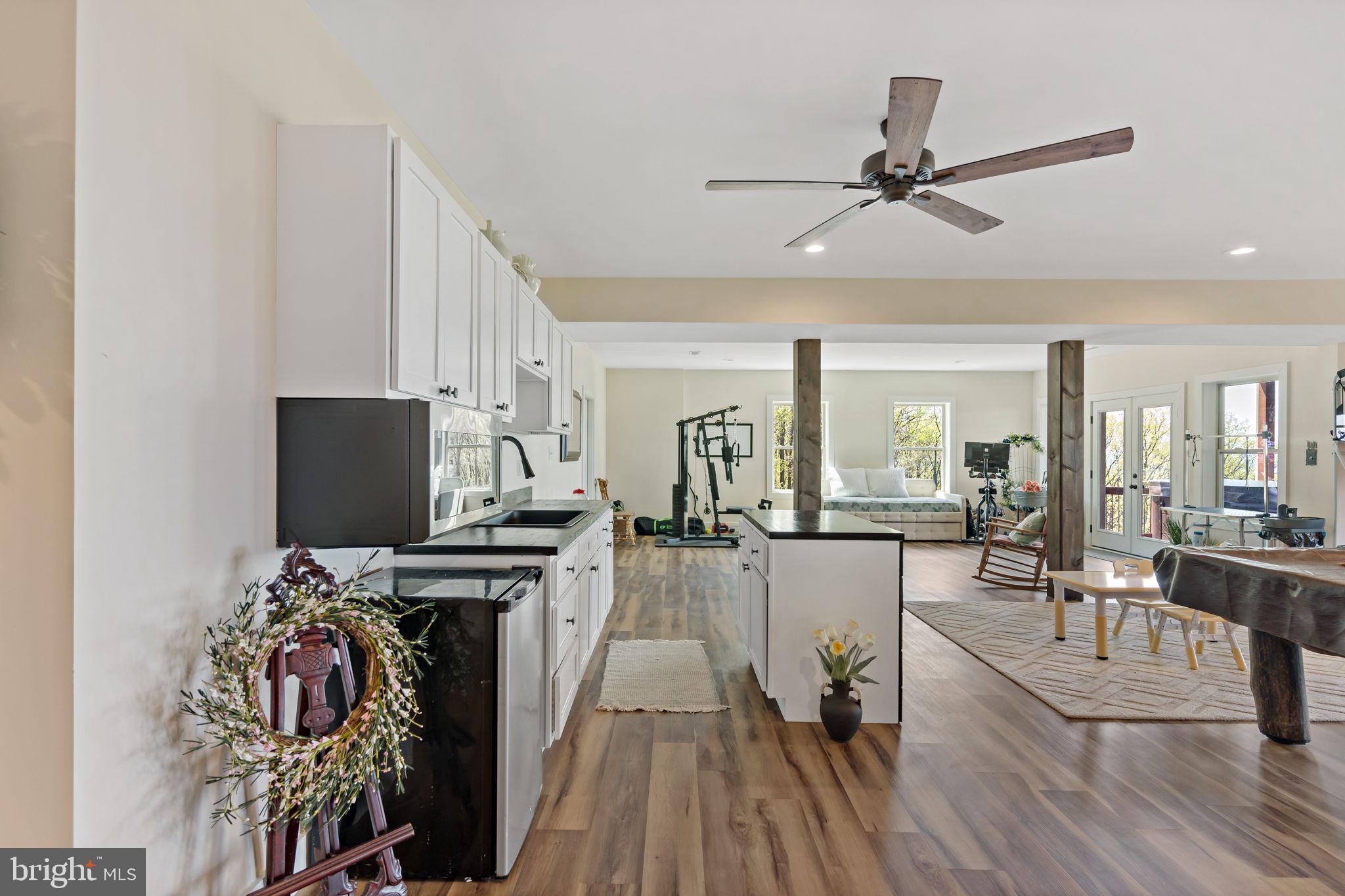 ROUND TOP ESTATES - Residential