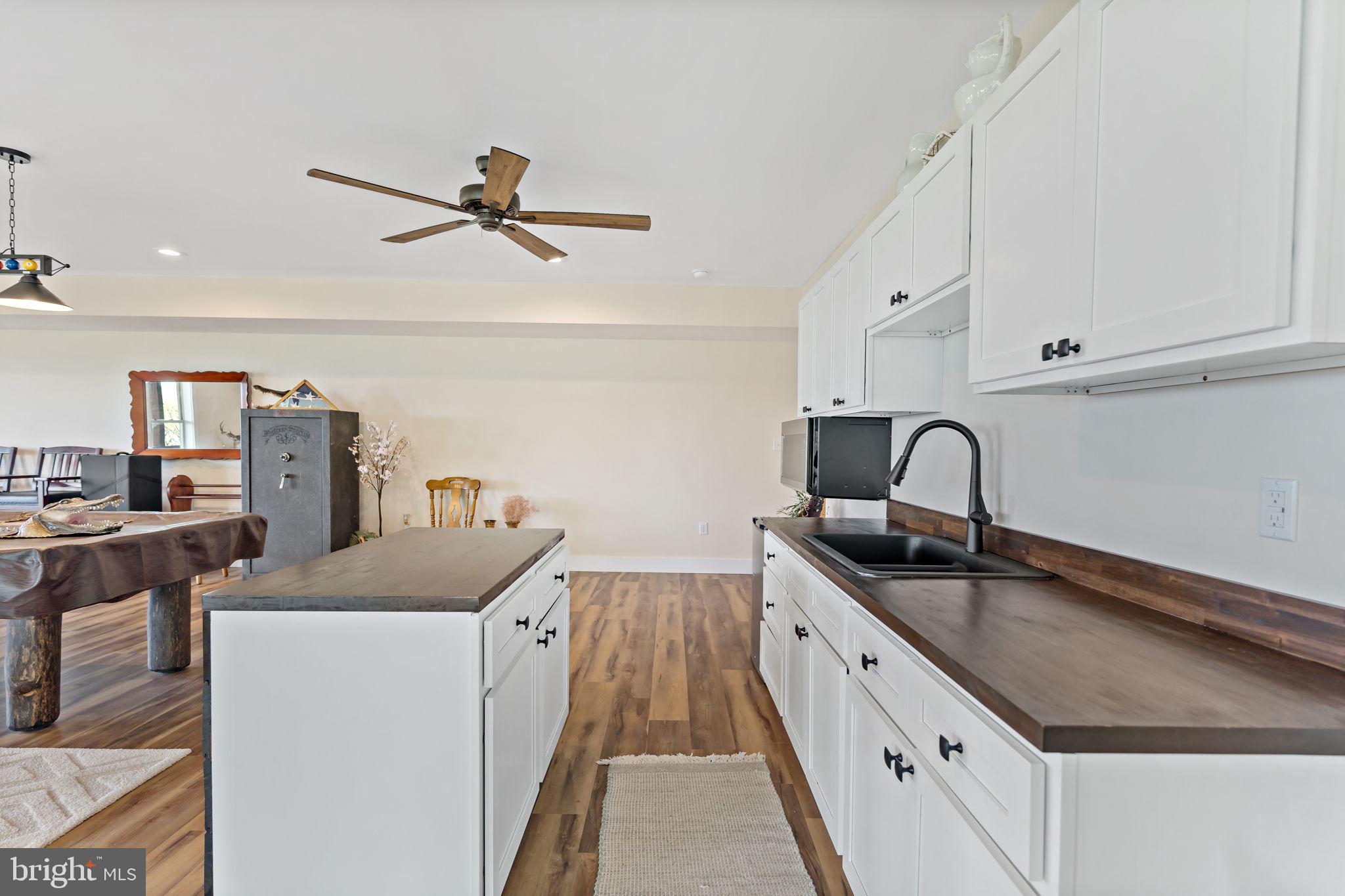 ROUND TOP ESTATES - Residential