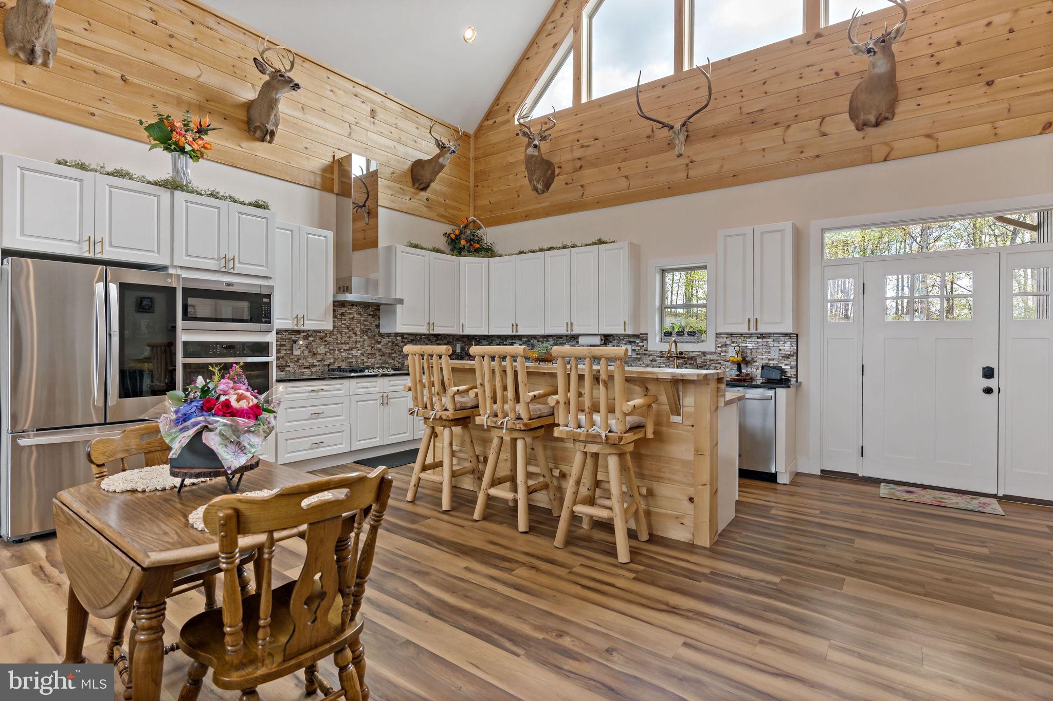 ROUND TOP ESTATES - Residential