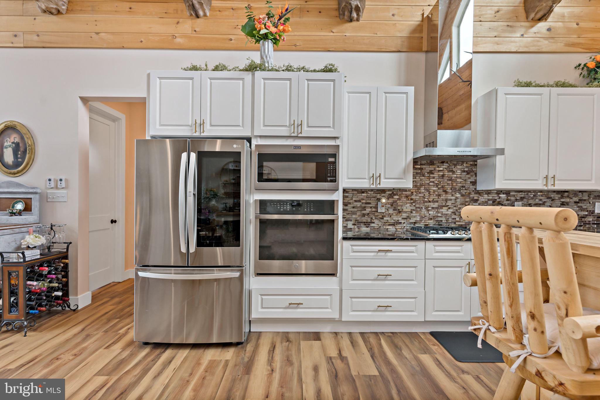 ROUND TOP ESTATES - Residential