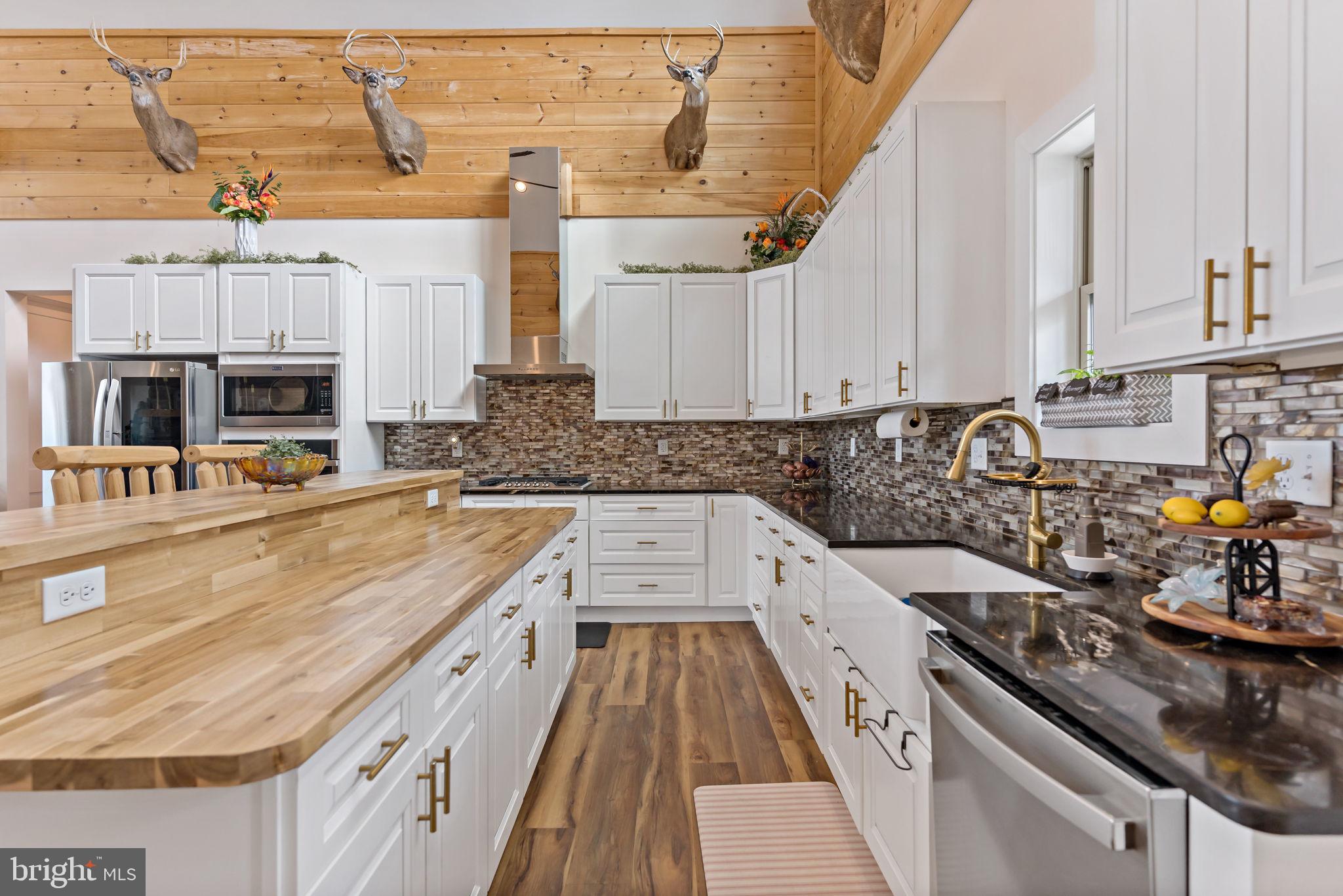 ROUND TOP ESTATES - Residential