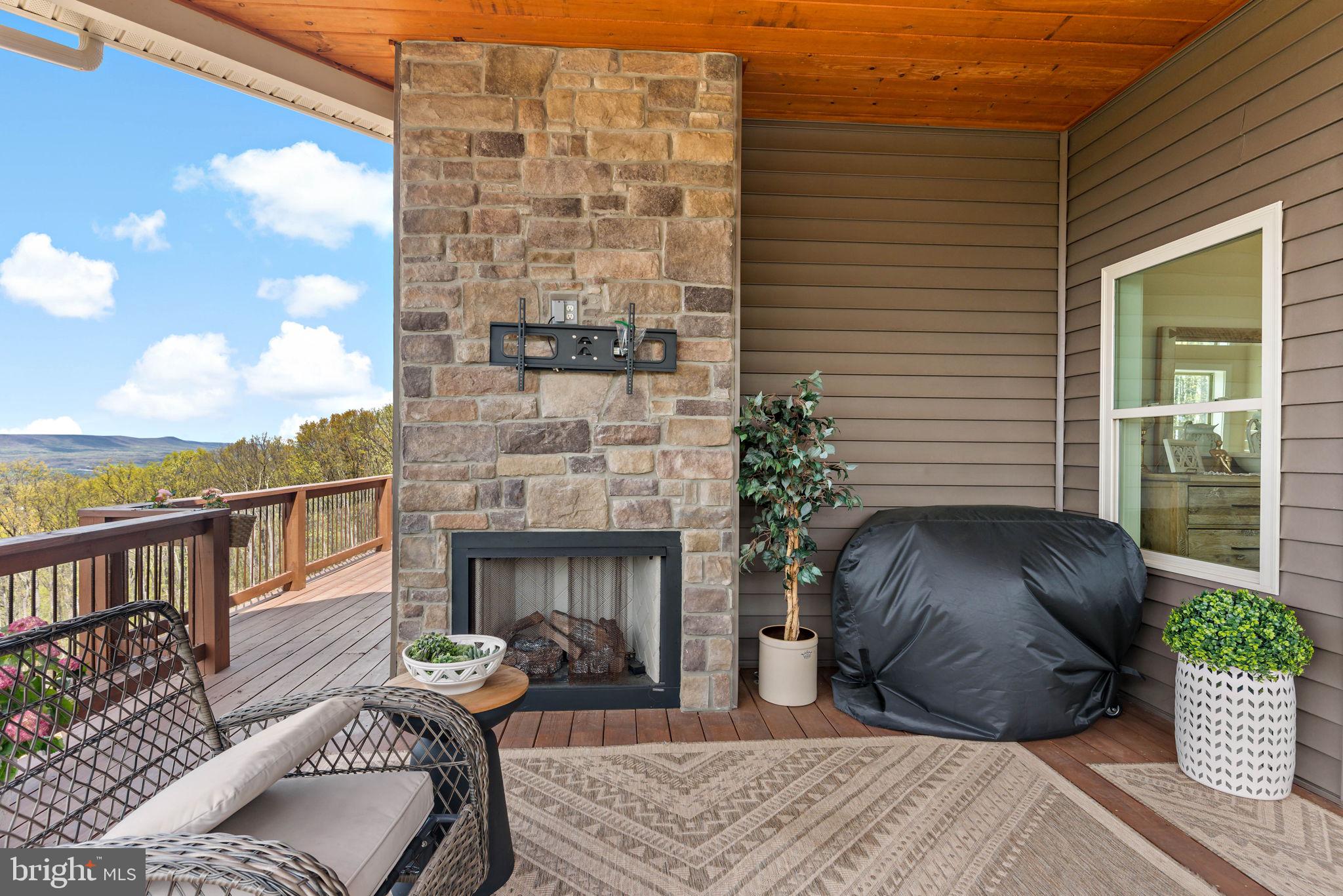 ROUND TOP ESTATES - Residential