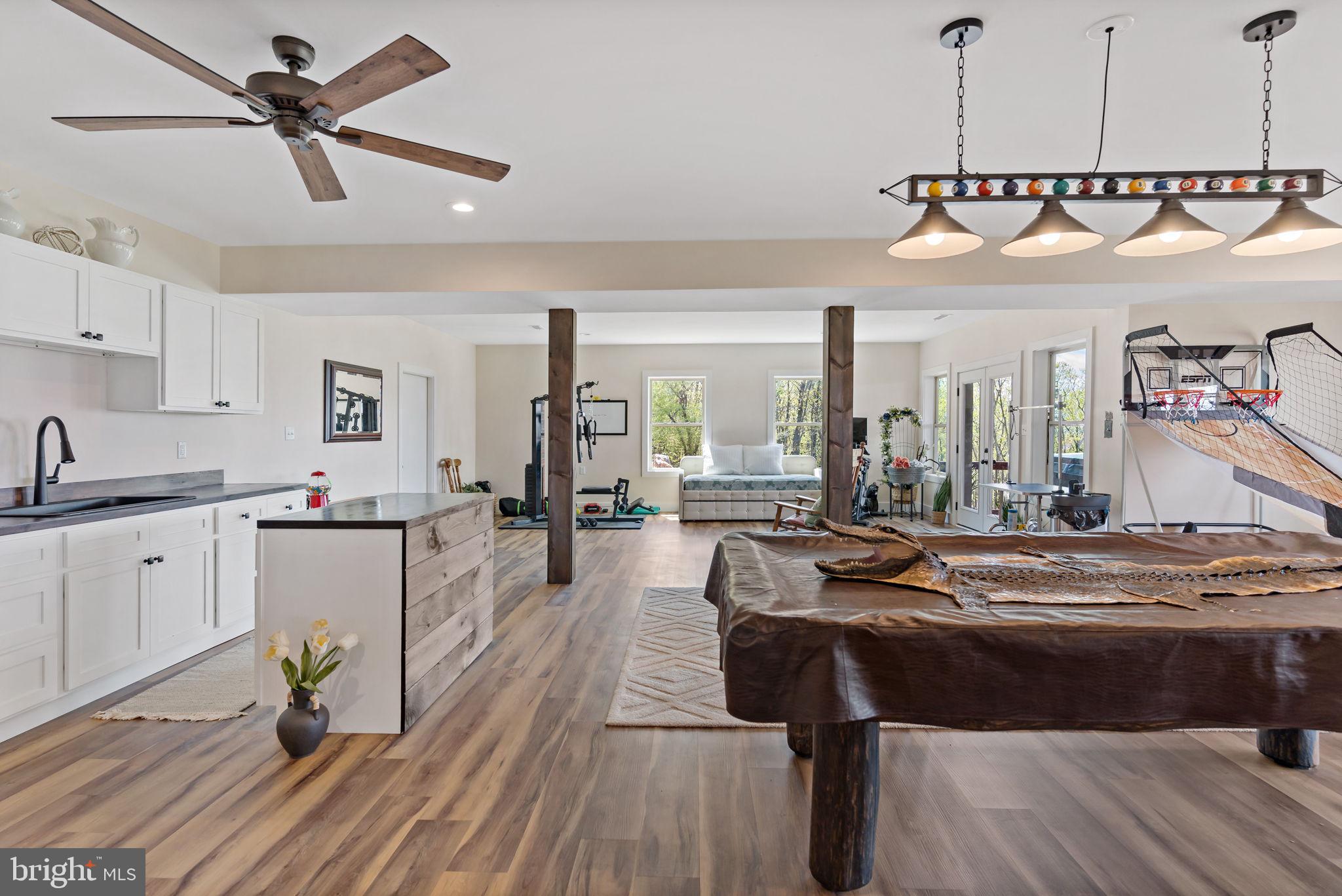 ROUND TOP ESTATES - Residential