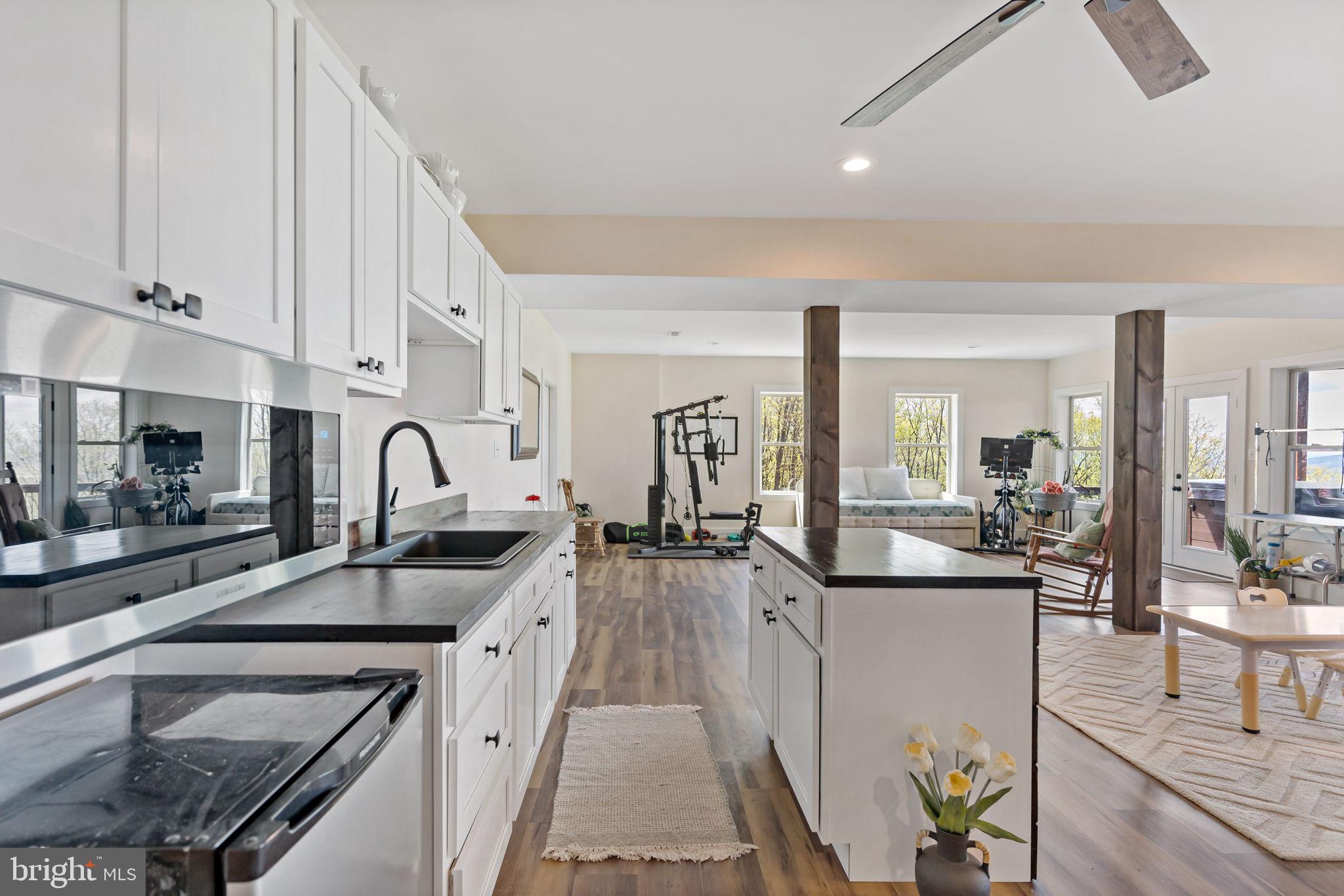 ROUND TOP ESTATES - Residential