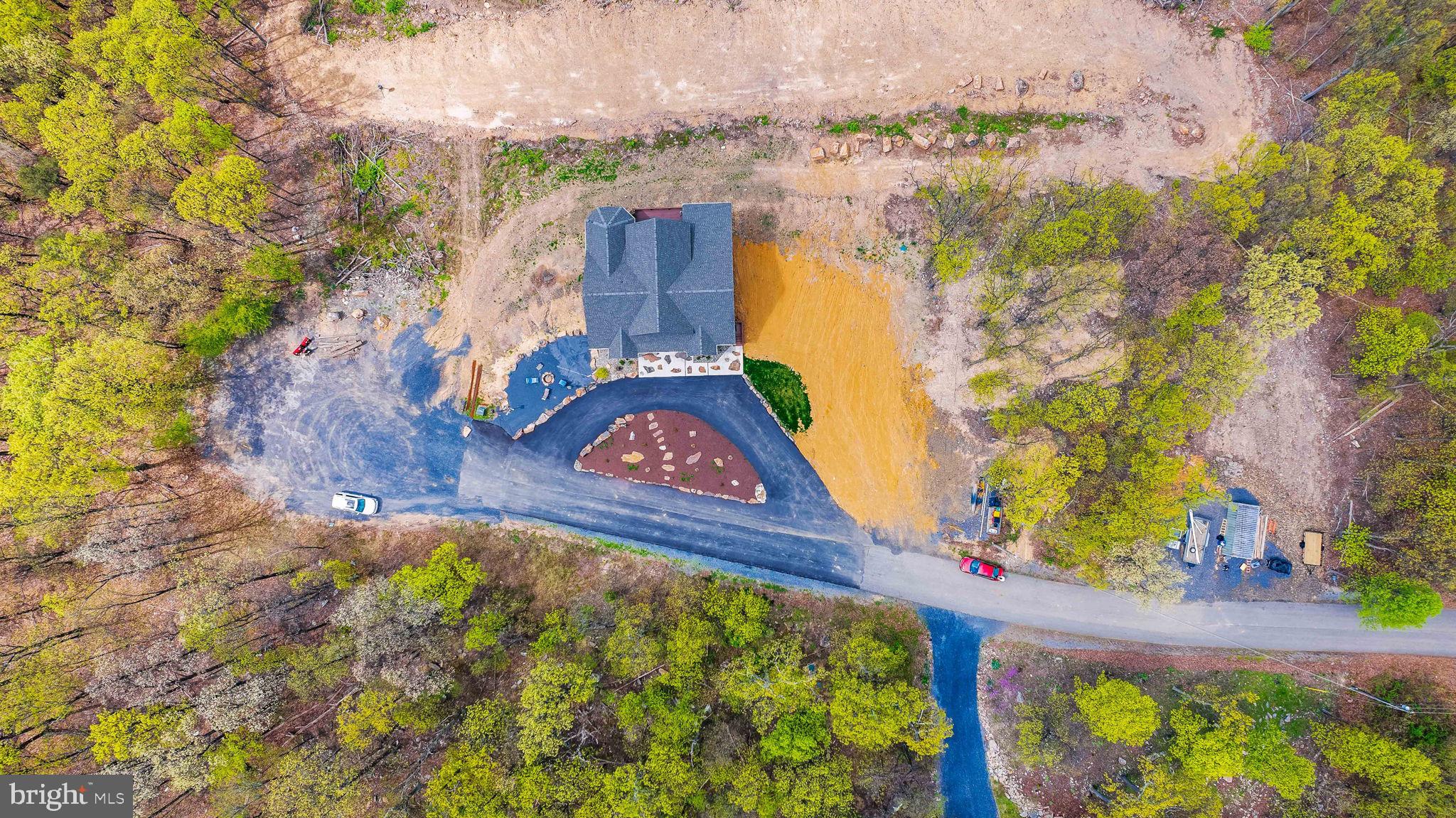 ROUND TOP ESTATES - Residential