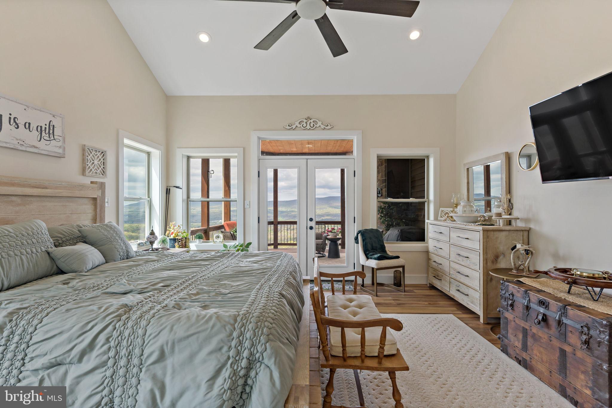 ROUND TOP ESTATES - Residential