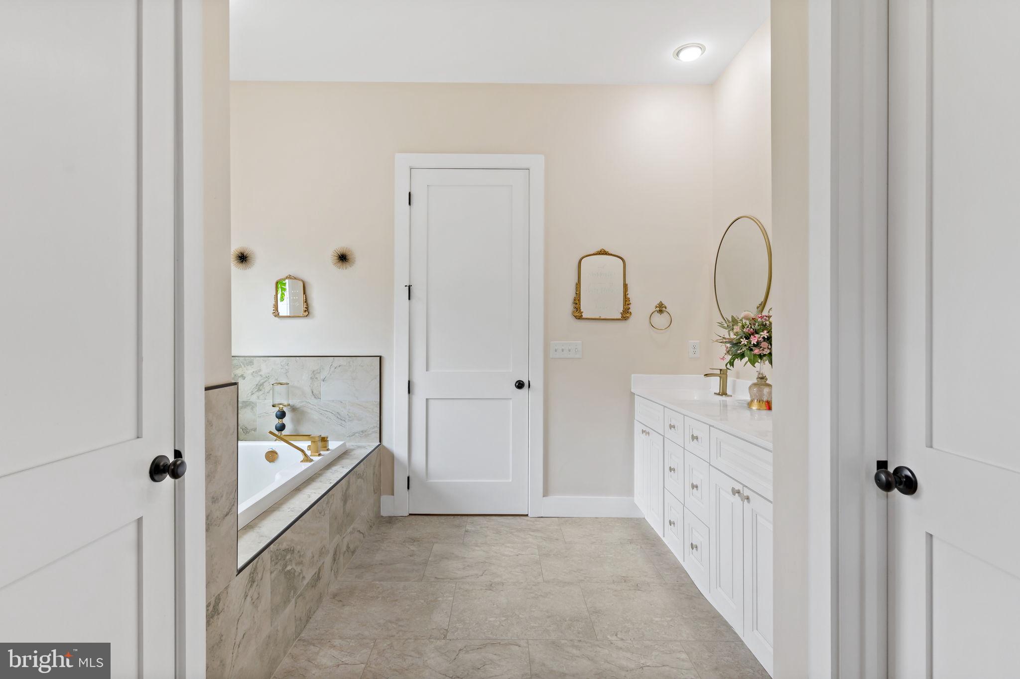 ROUND TOP ESTATES - Residential