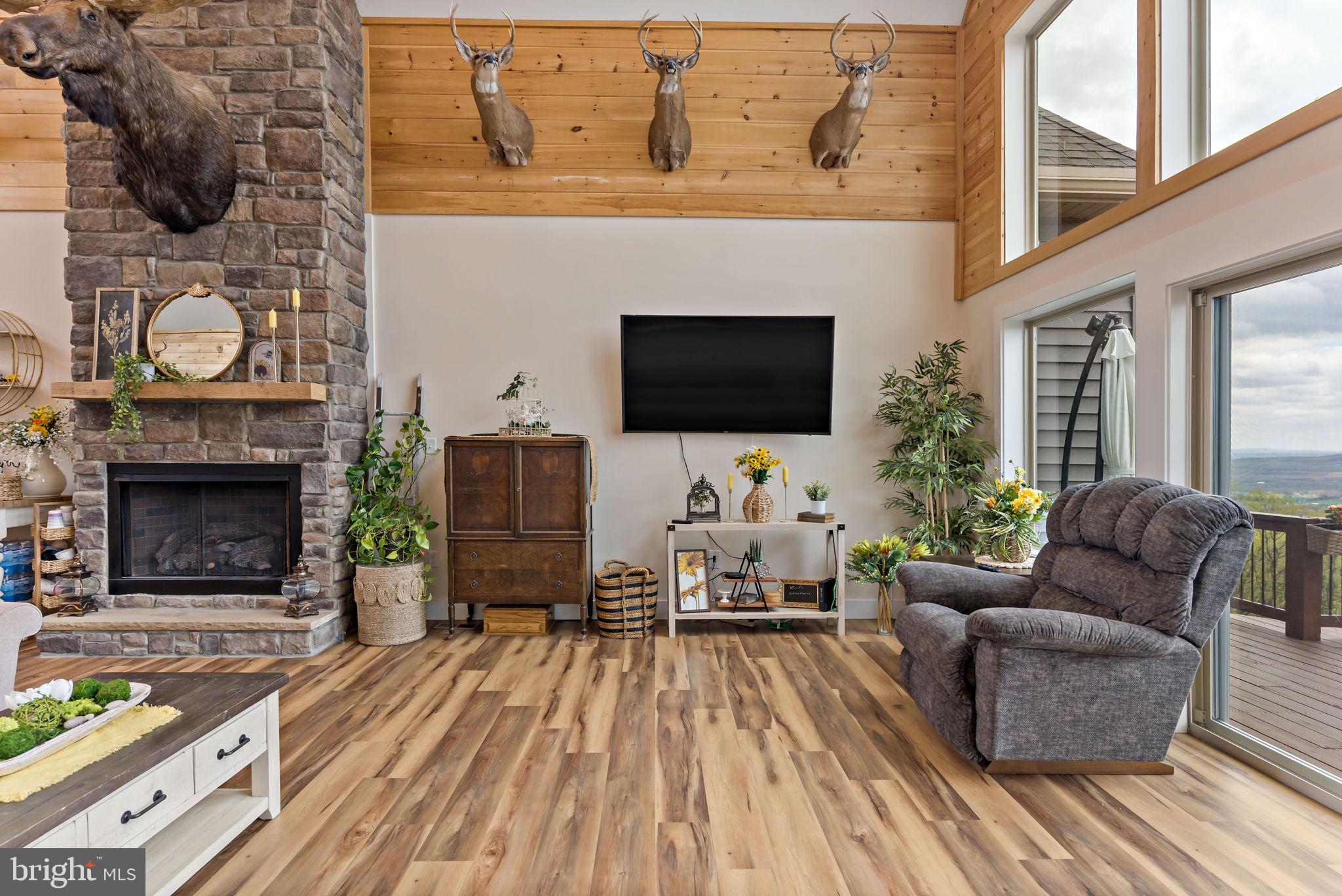 ROUND TOP ESTATES - Residential