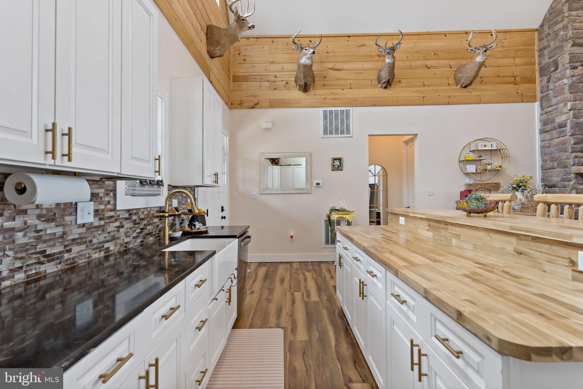 ROUND TOP ESTATES - Residential