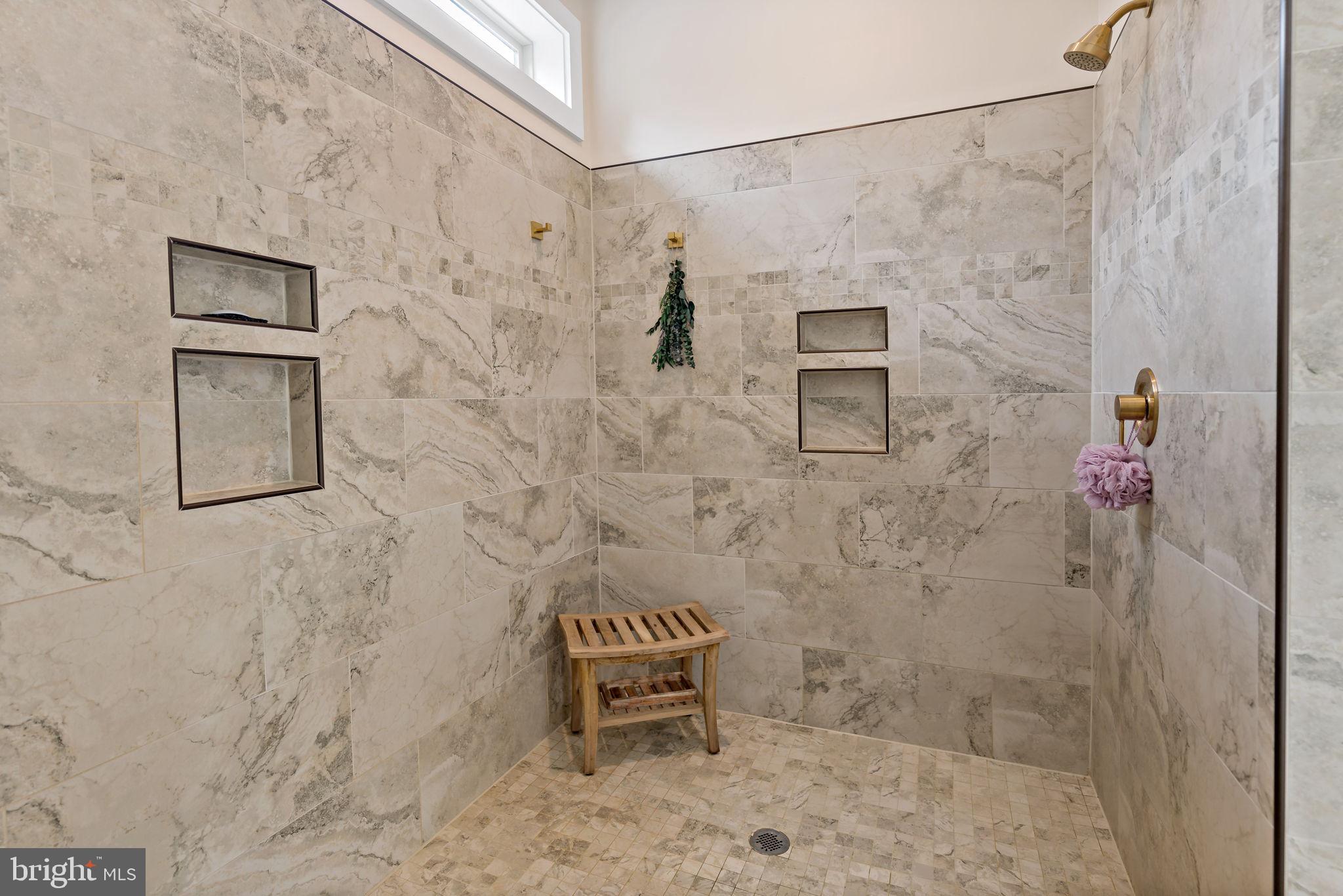 ROUND TOP ESTATES - Residential