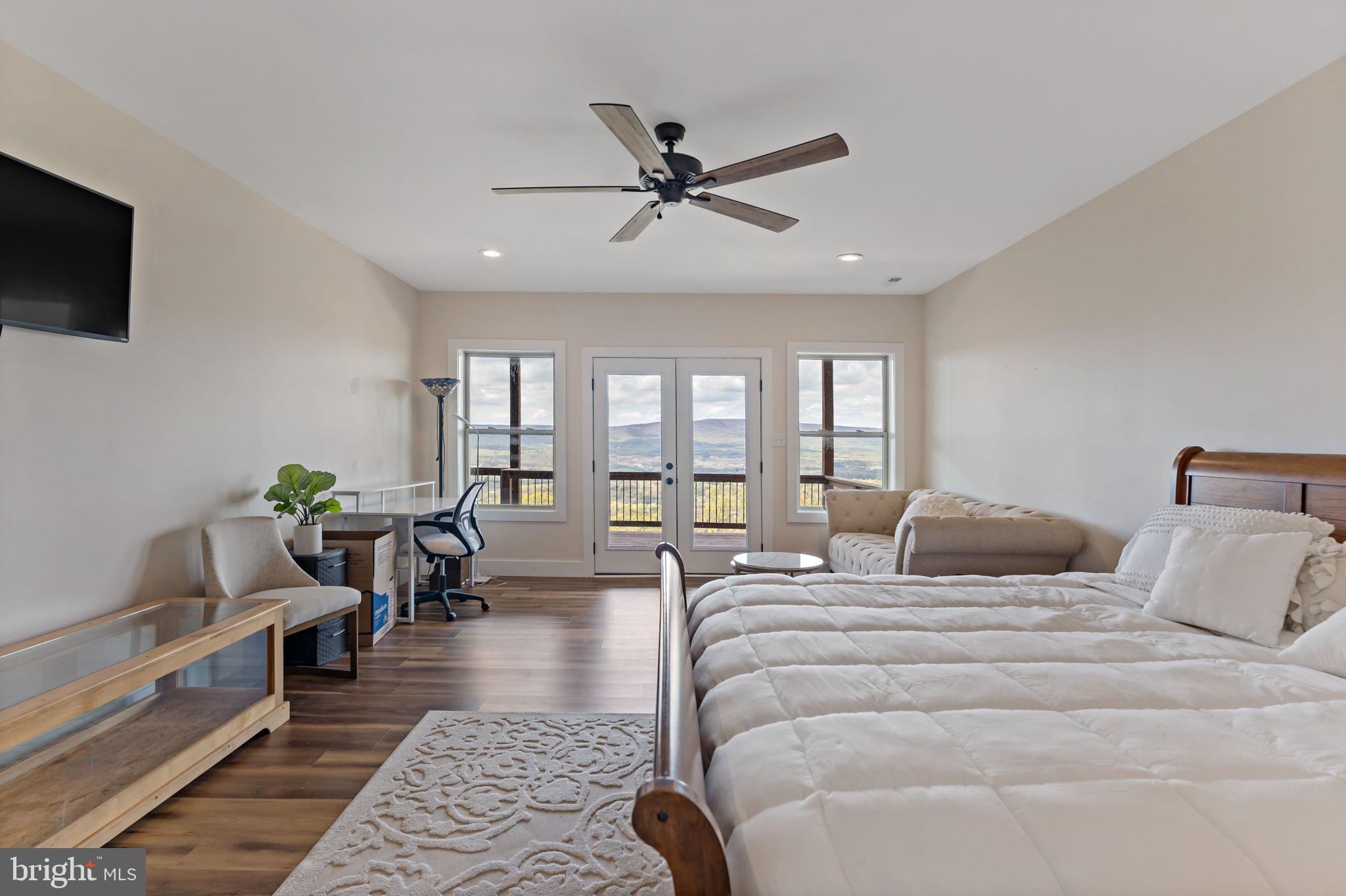 ROUND TOP ESTATES - Residential