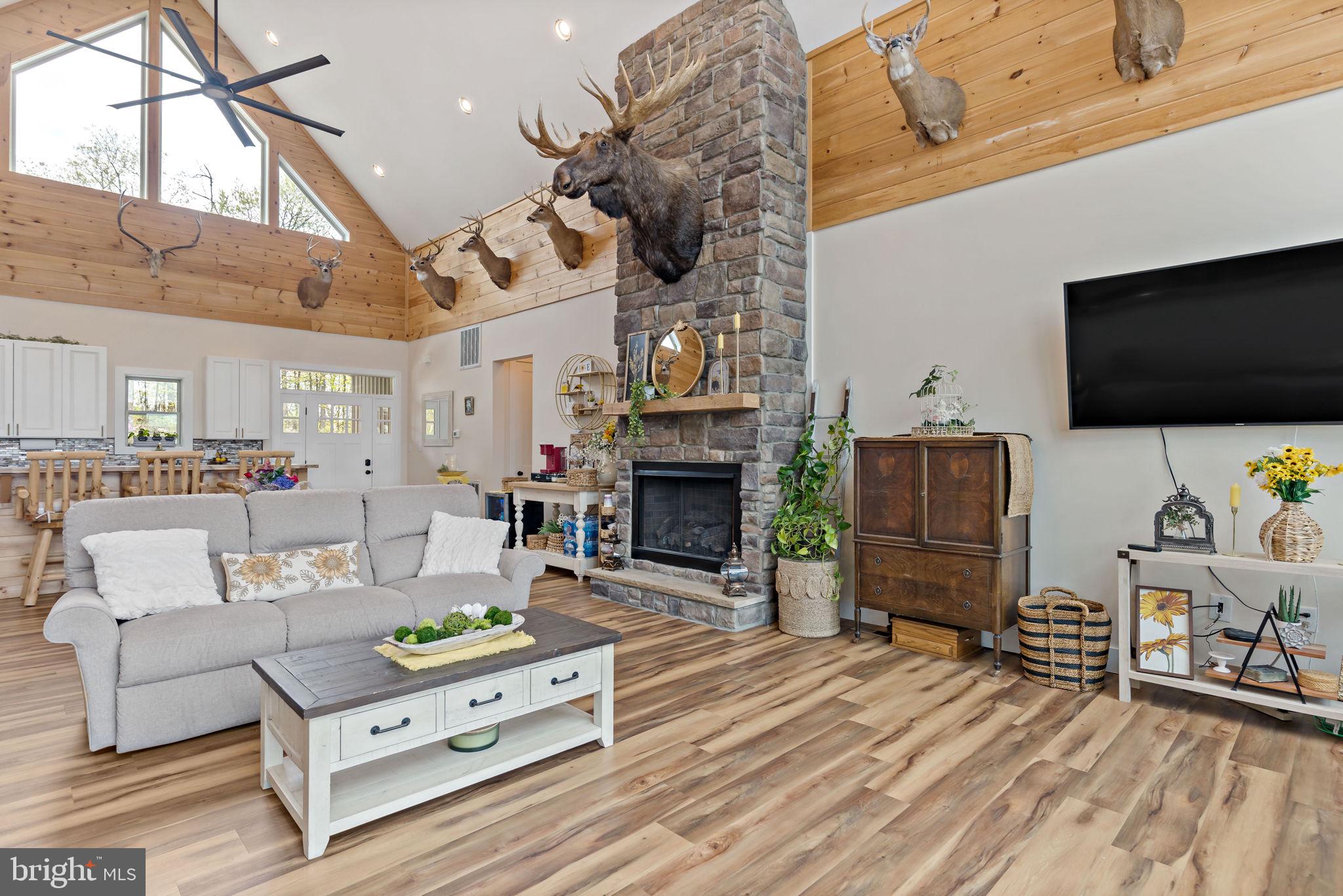 ROUND TOP ESTATES - Residential