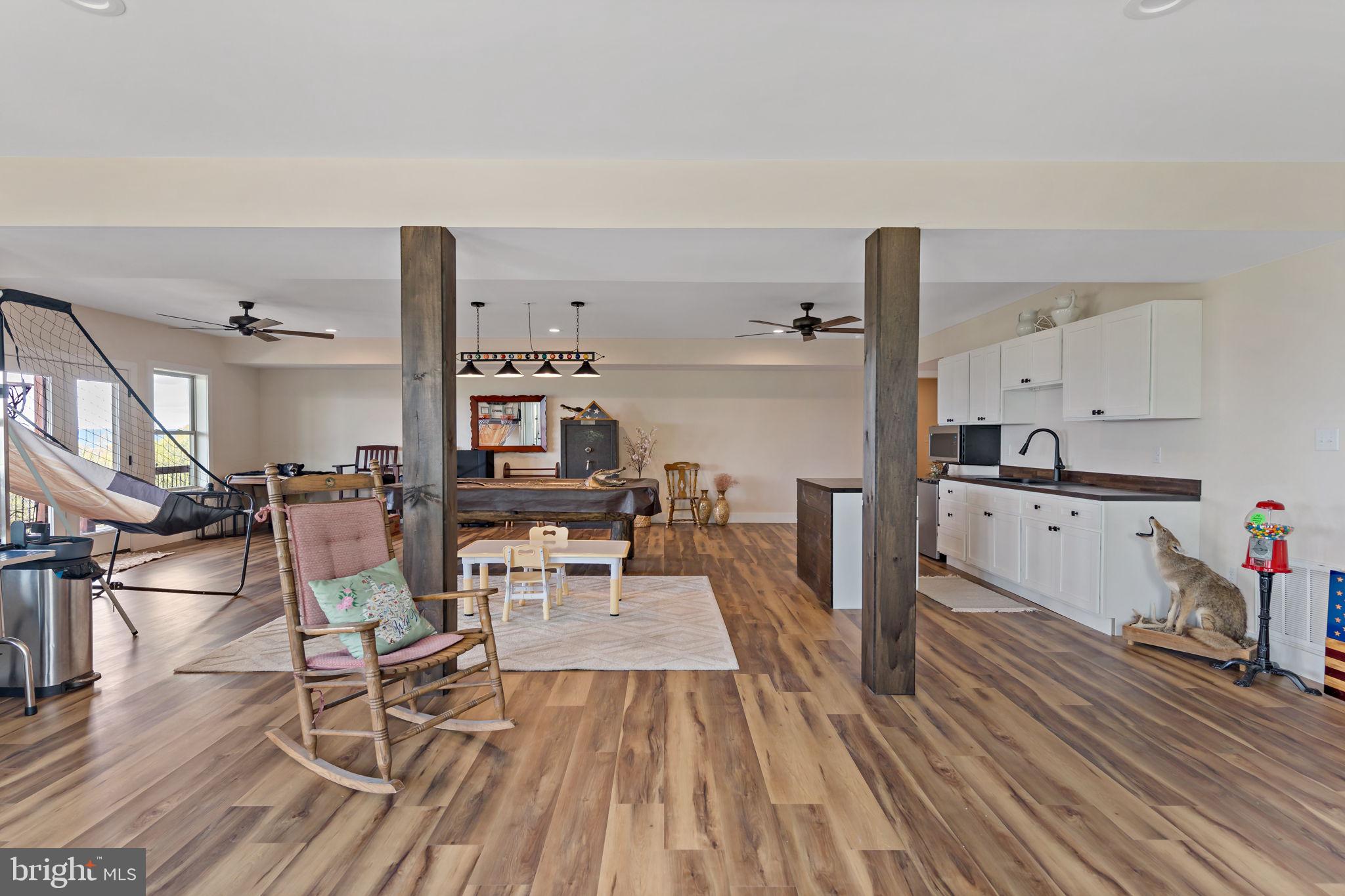 ROUND TOP ESTATES - Residential