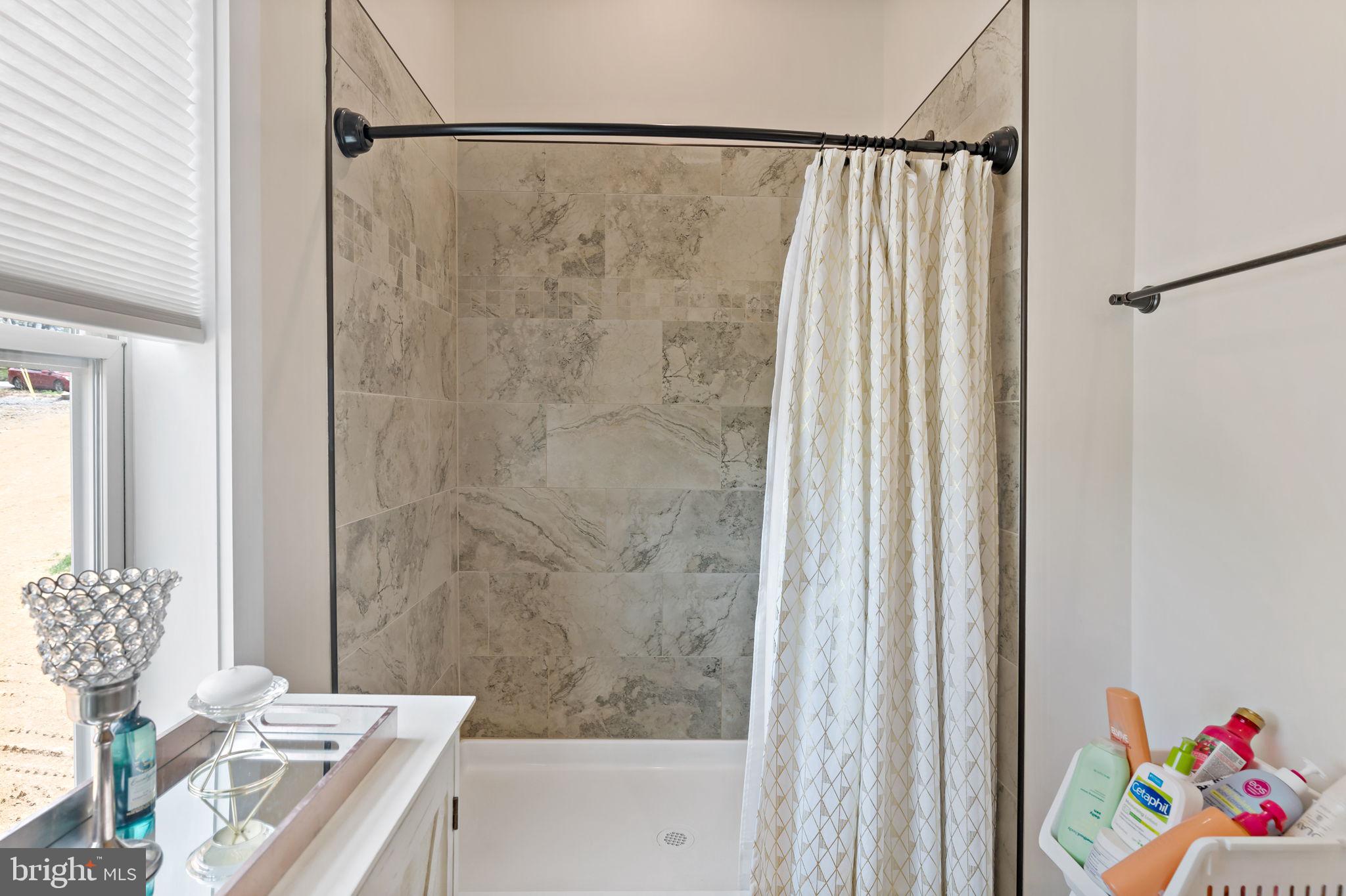 ROUND TOP ESTATES - Residential