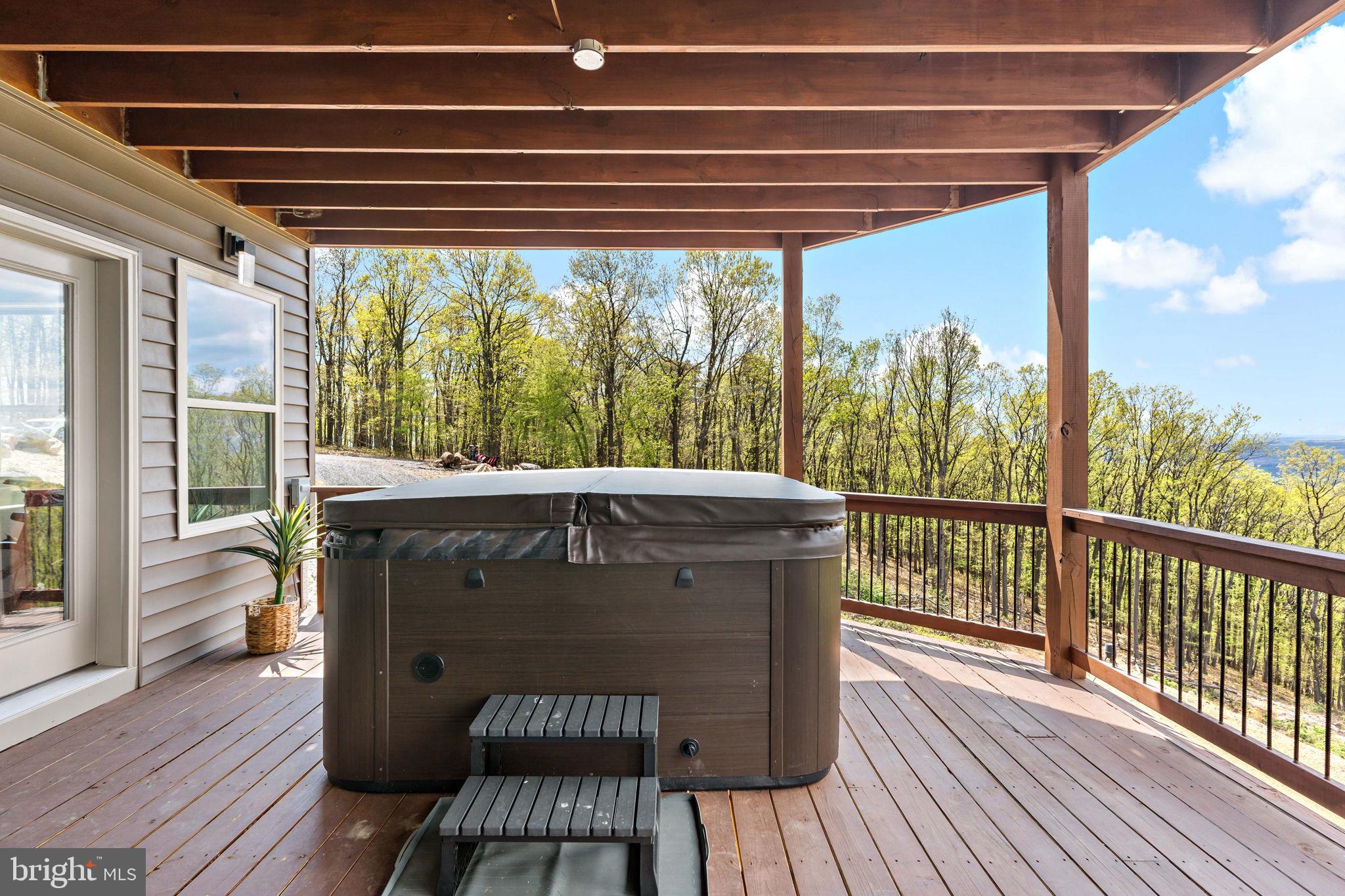 ROUND TOP ESTATES - Residential