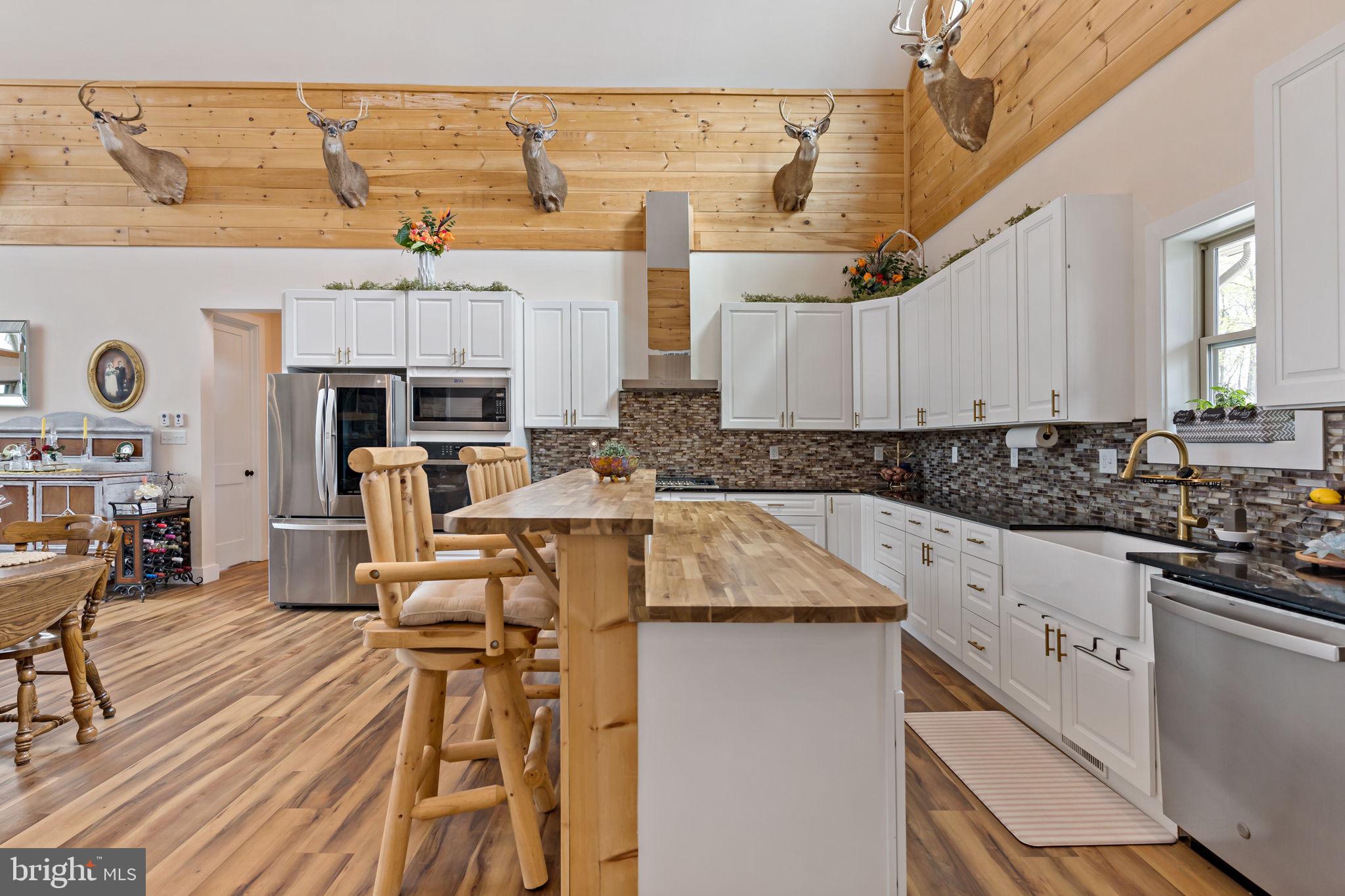 ROUND TOP ESTATES - Residential