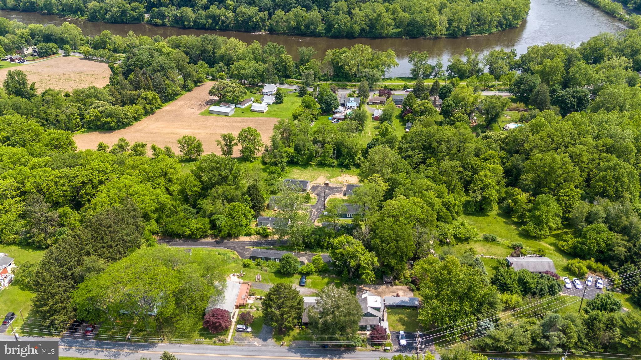 ROYAL MANOR - Residential