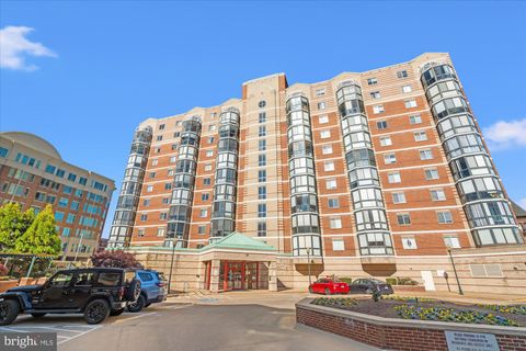 Photo of 24 Courthouse Square #804, ROCKVILLE, MD 20850 (MLS # MDMC2208046)