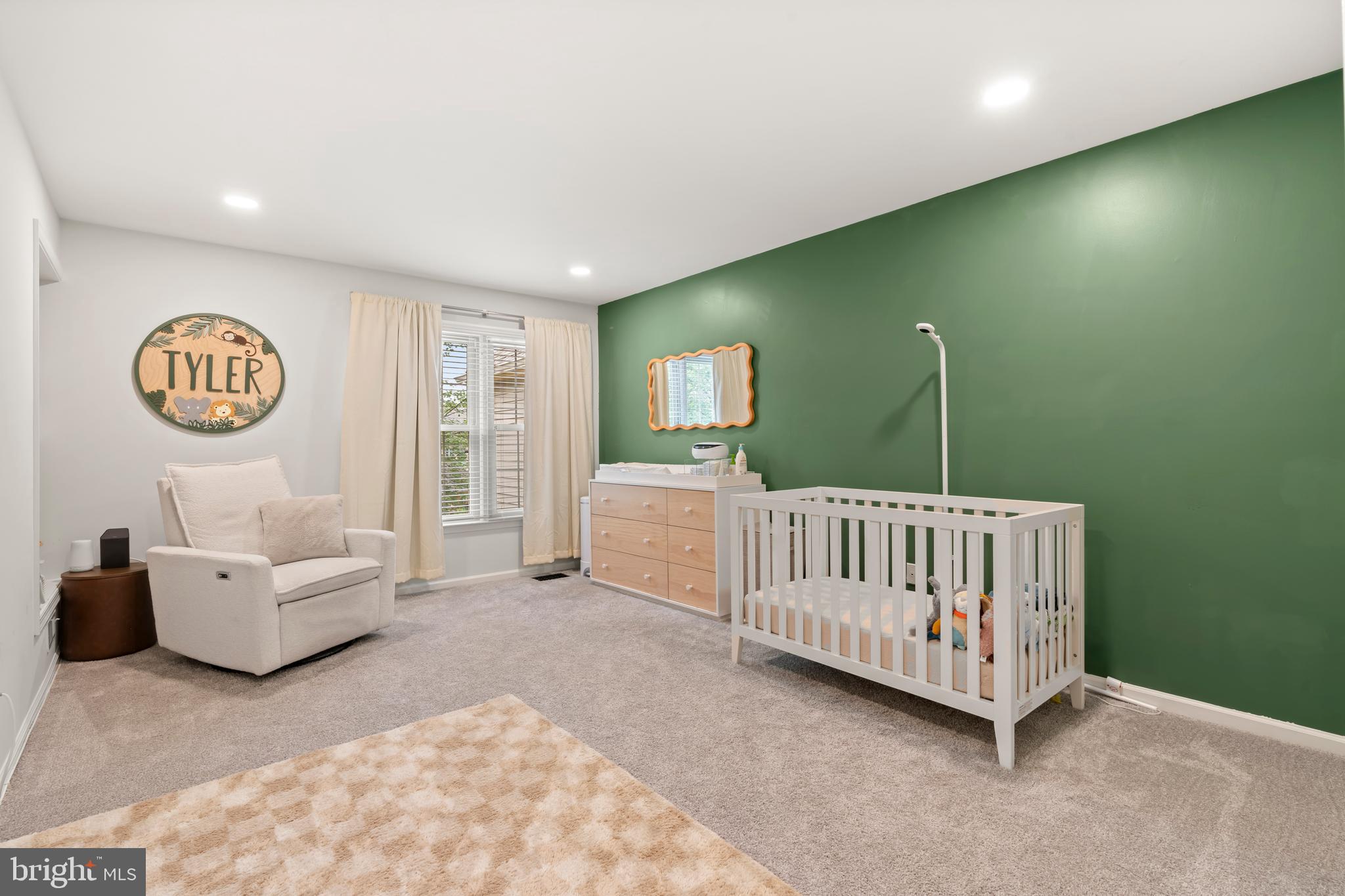 GWYNEDD HUNT - Residential