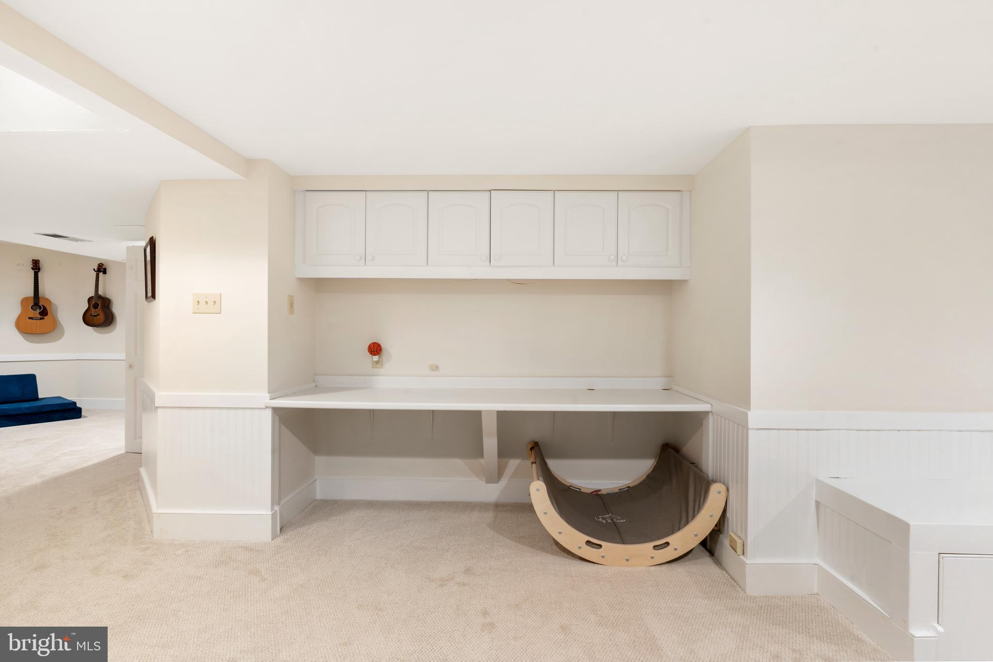 GWYNEDD HUNT - Residential