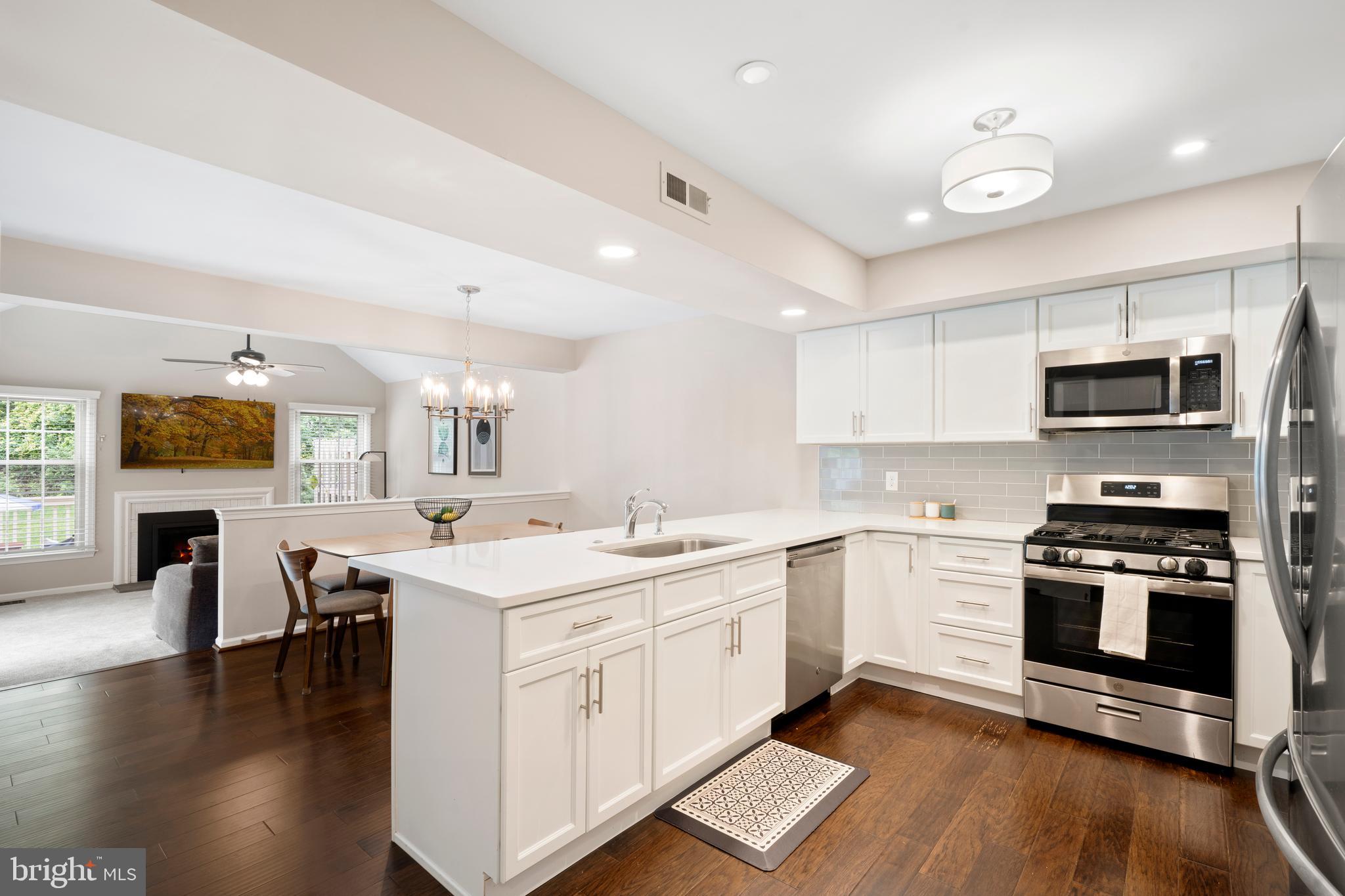 GWYNEDD HUNT - Residential