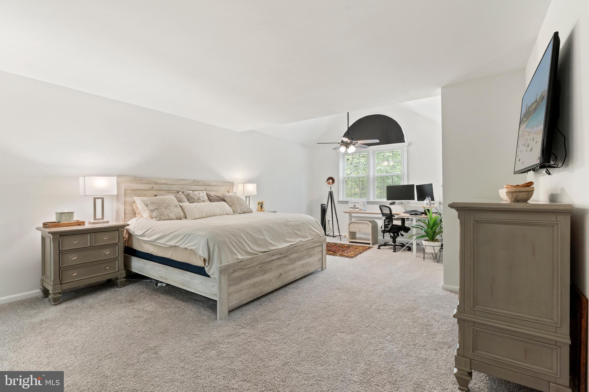 GWYNEDD HUNT - Residential