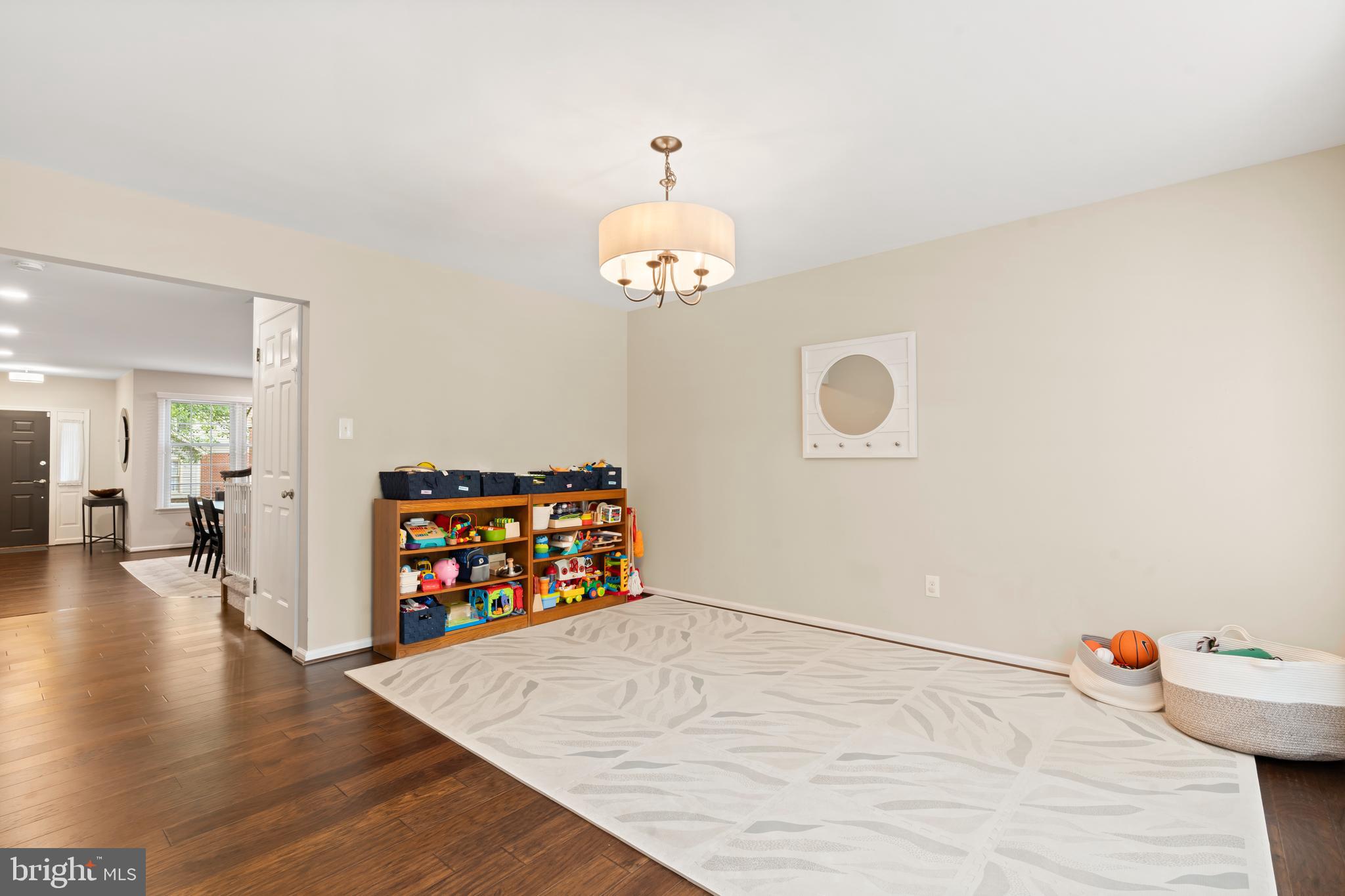 GWYNEDD HUNT - Residential