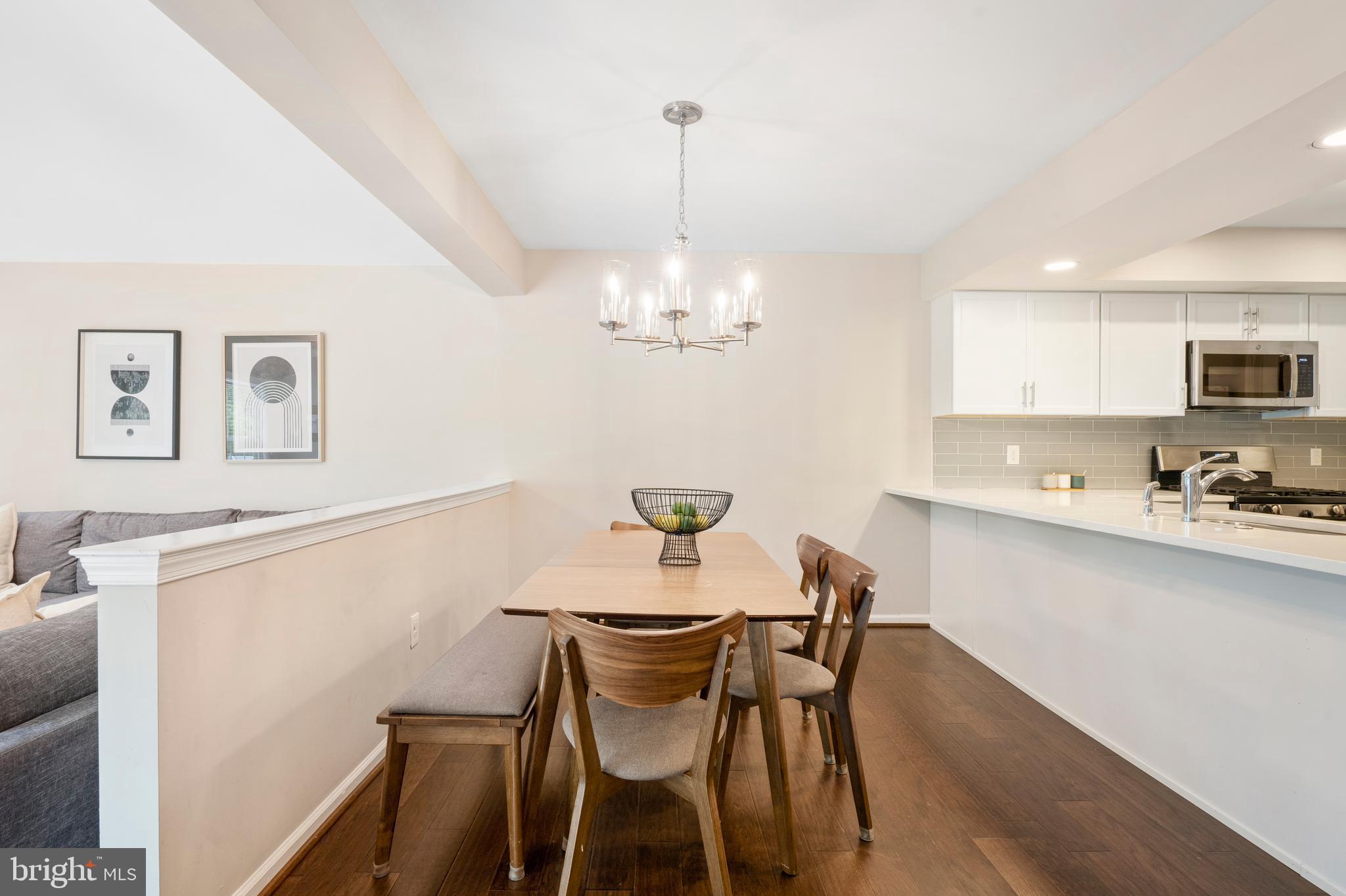 GWYNEDD HUNT - Residential