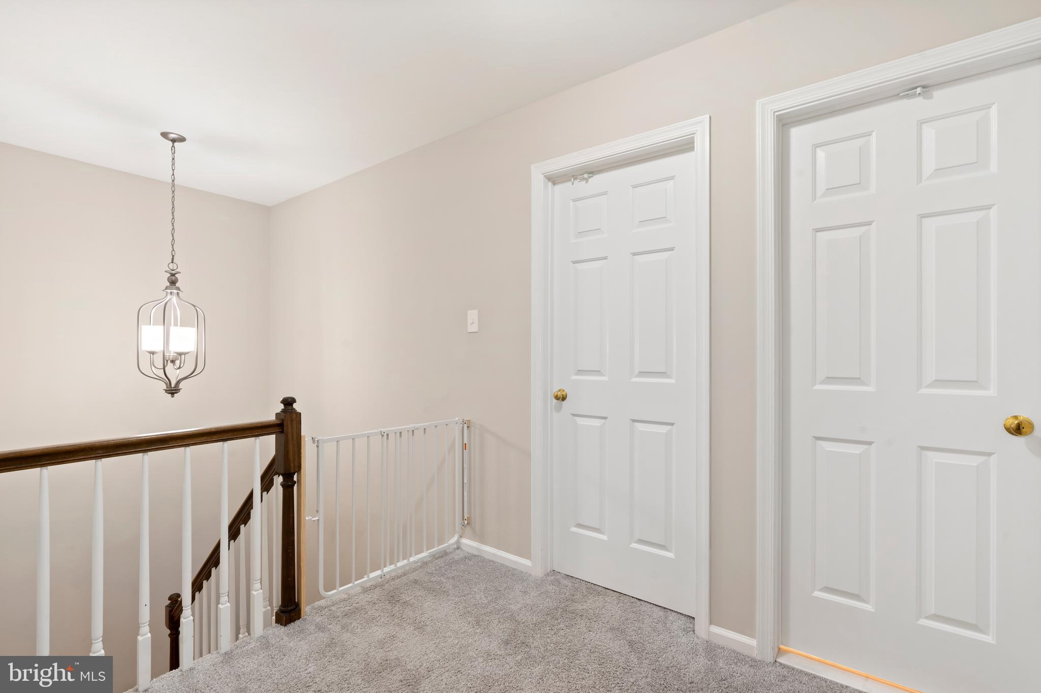 GWYNEDD HUNT - Residential