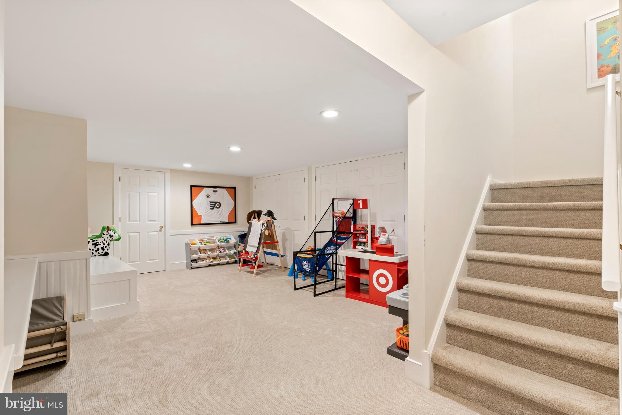 GWYNEDD HUNT - Residential