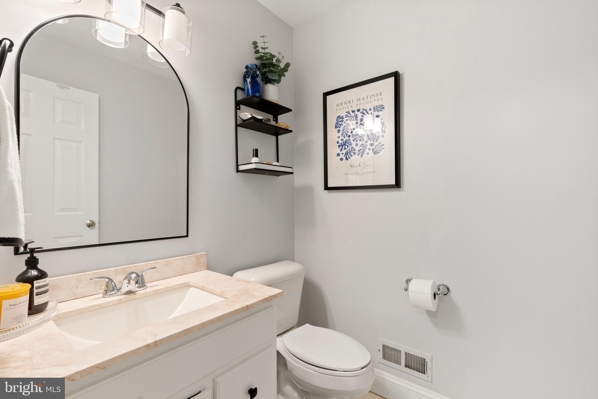 GWYNEDD HUNT - Residential