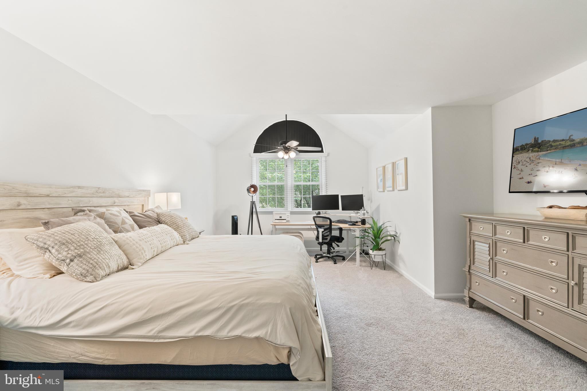 GWYNEDD HUNT - Residential