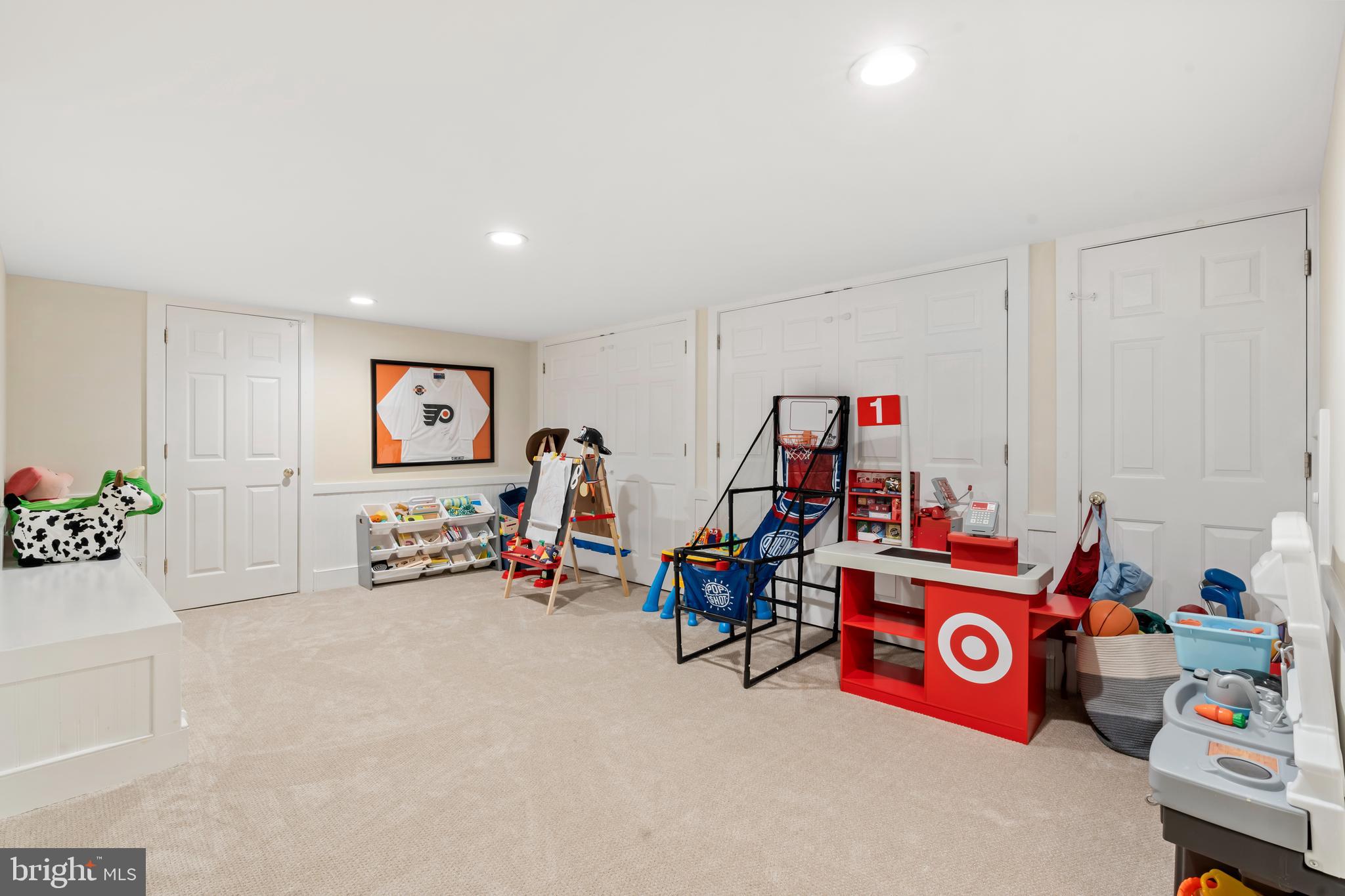 GWYNEDD HUNT - Residential