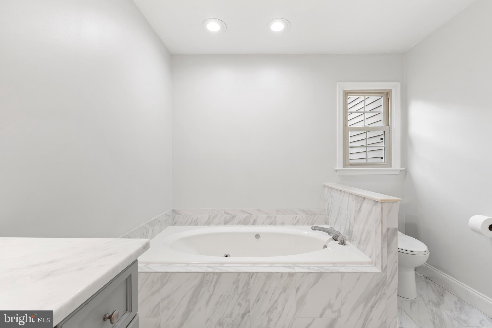 GWYNEDD HUNT - Residential