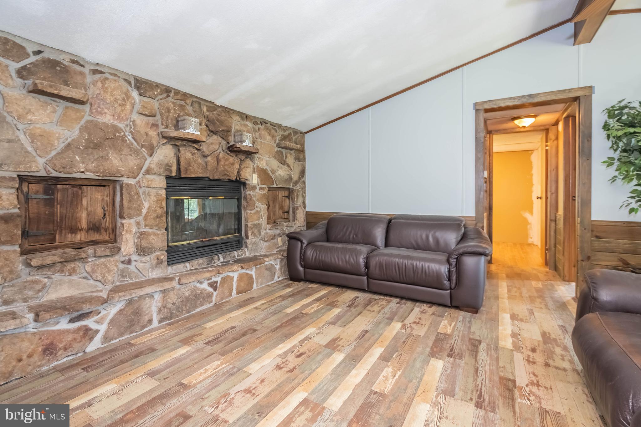 SANG RUN RD - Residential