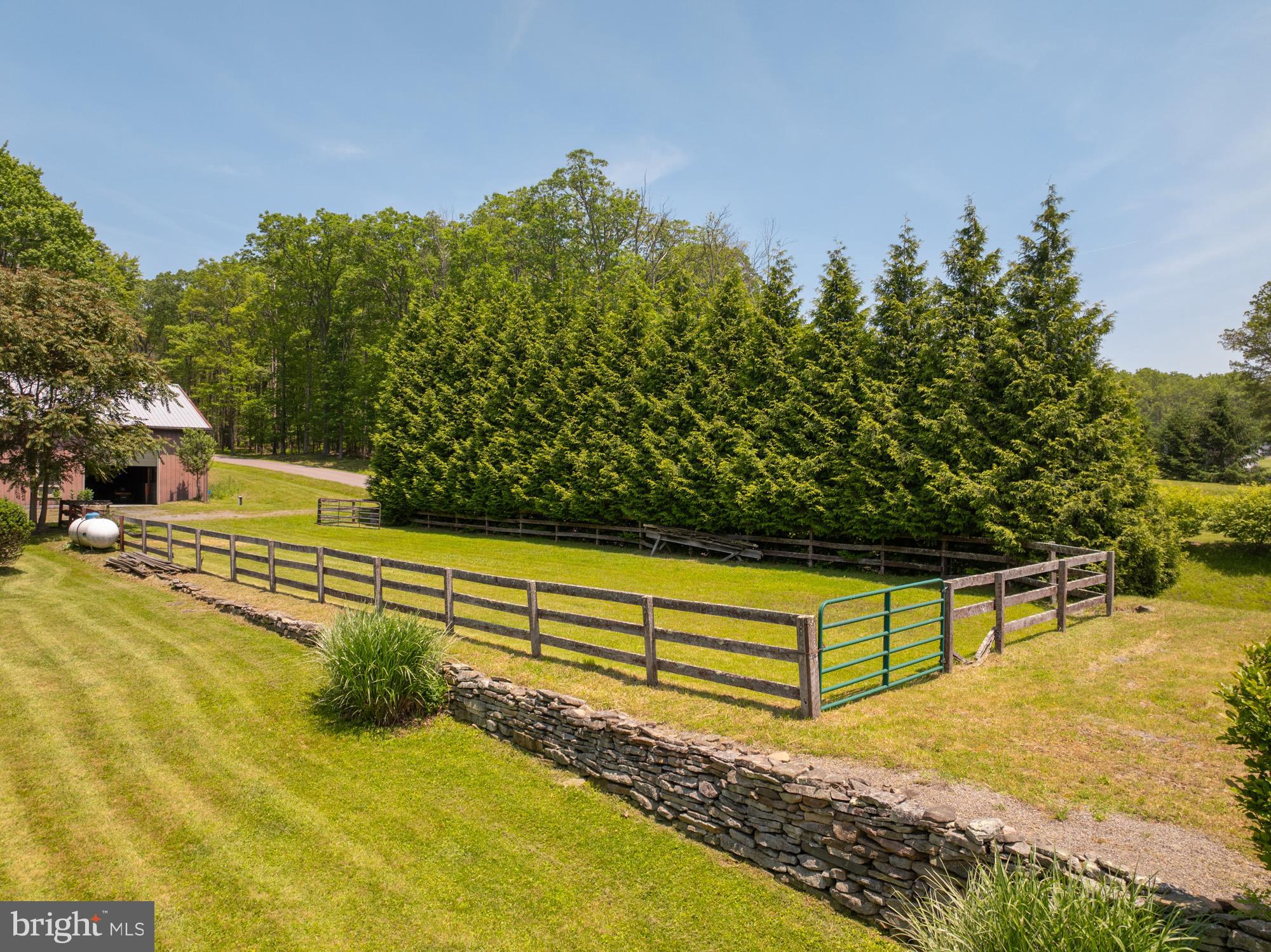 SANG RUN RD - Residential