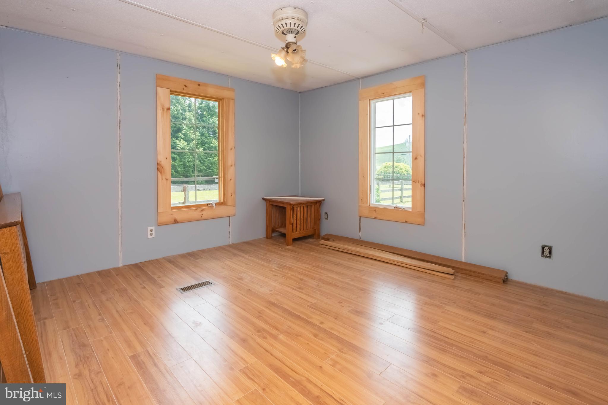 SANG RUN RD - Residential