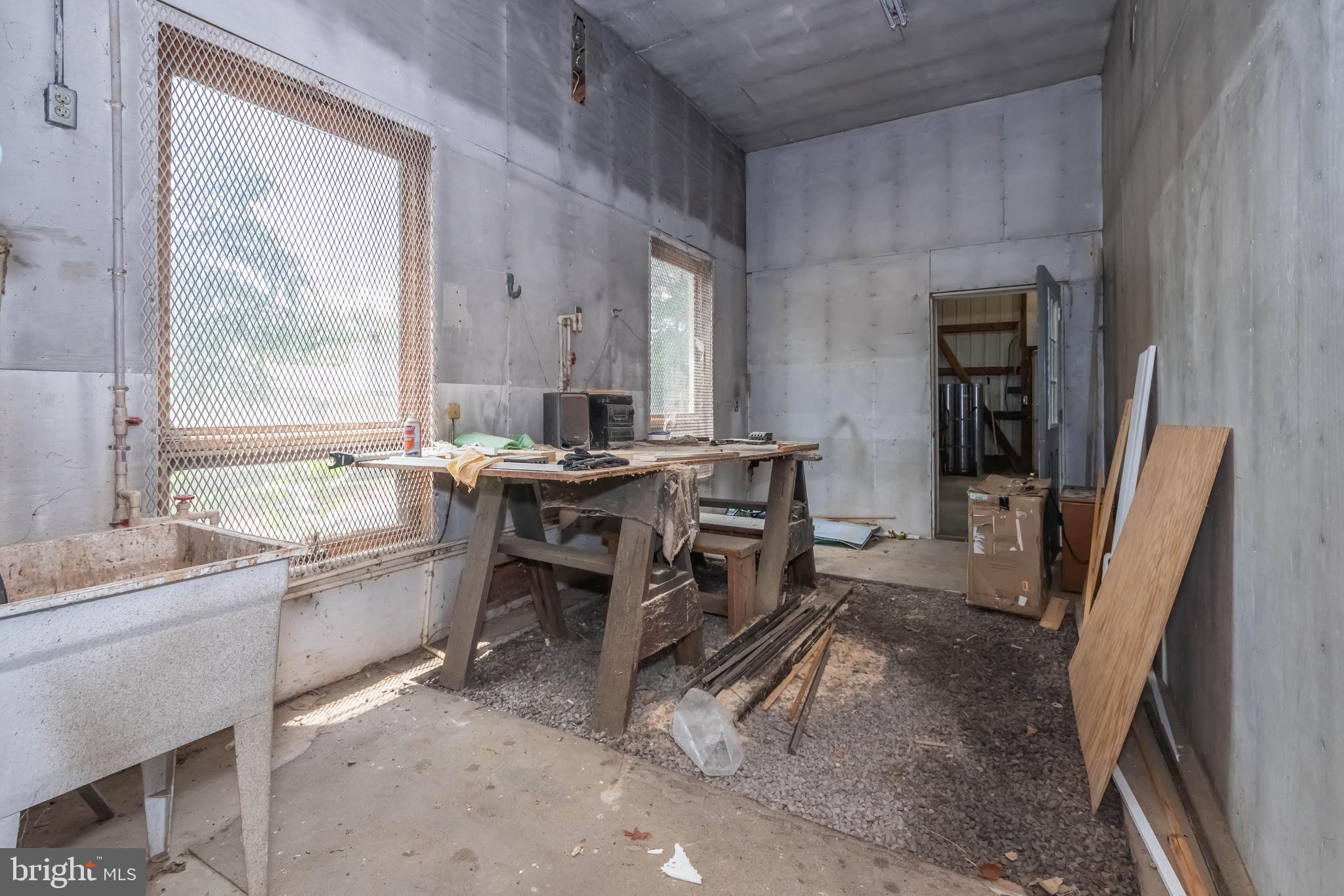 SANG RUN RD - Residential