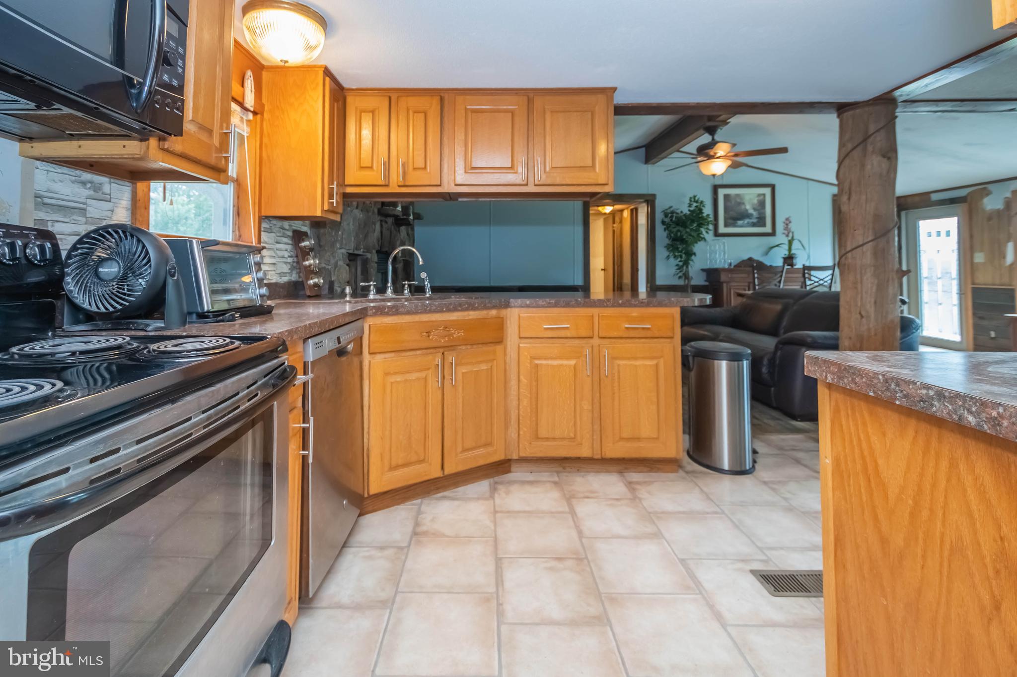 SANG RUN RD - Residential