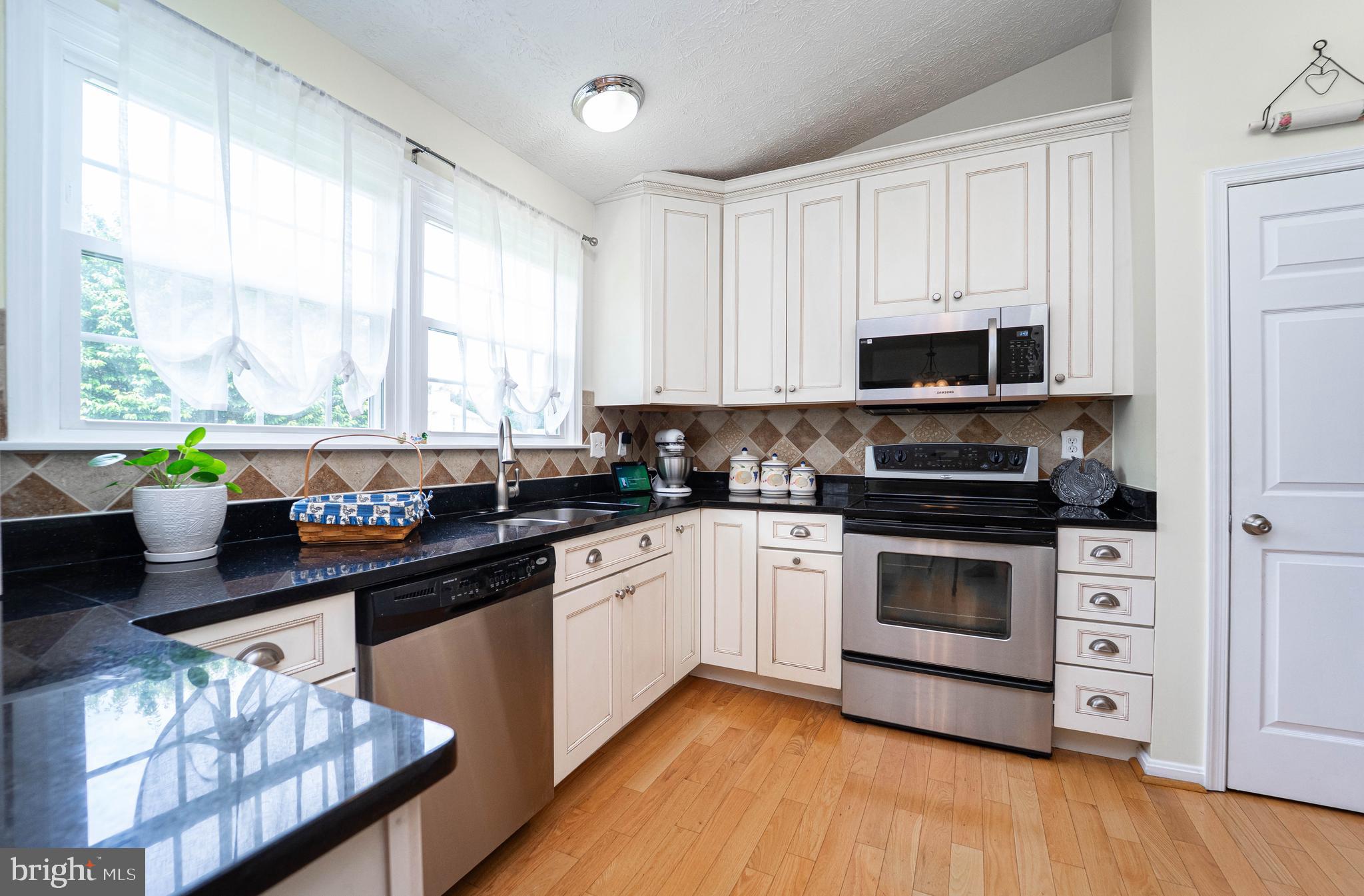 FOREST LAKES - Residential