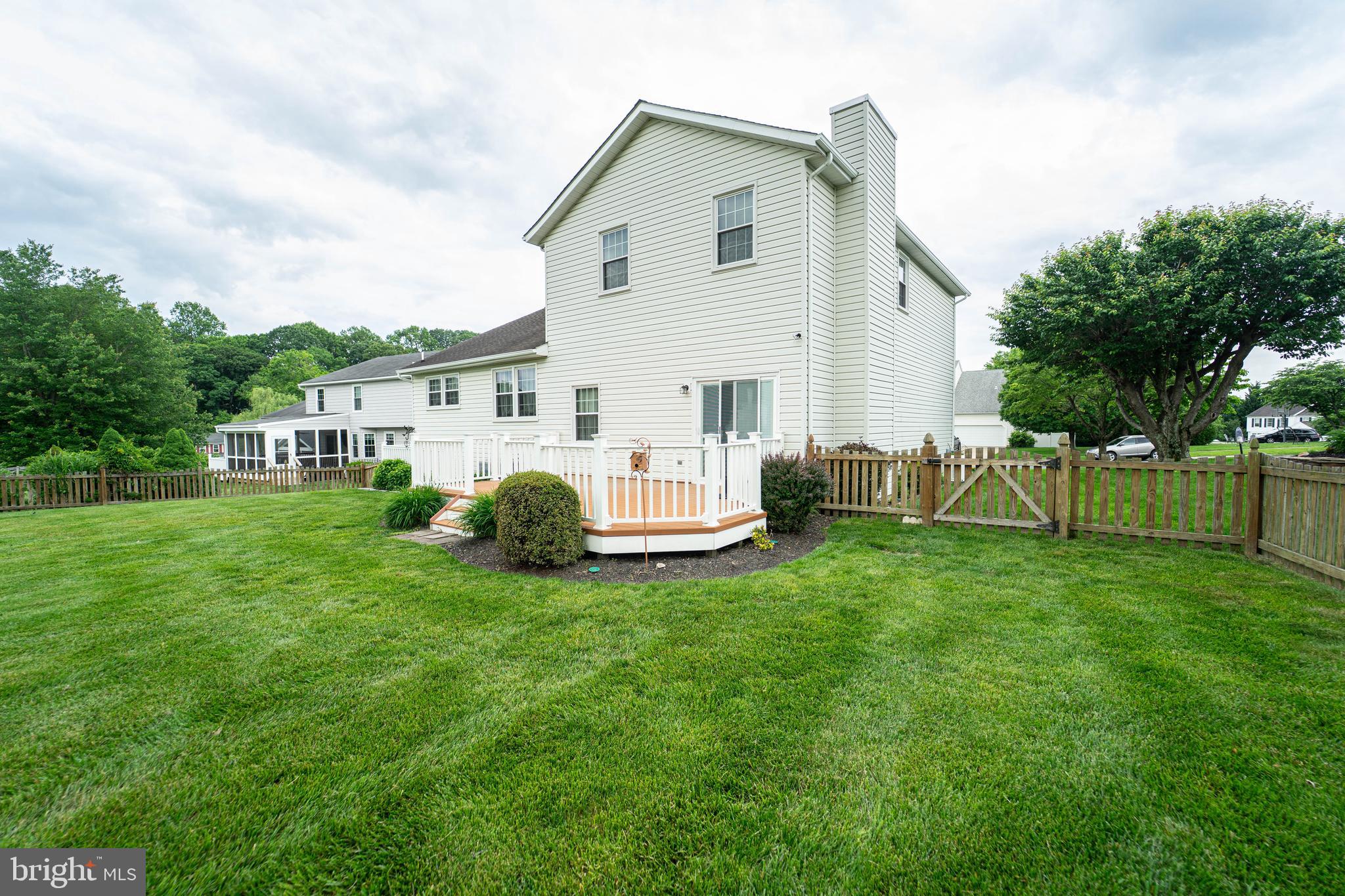 FOREST LAKES - Residential