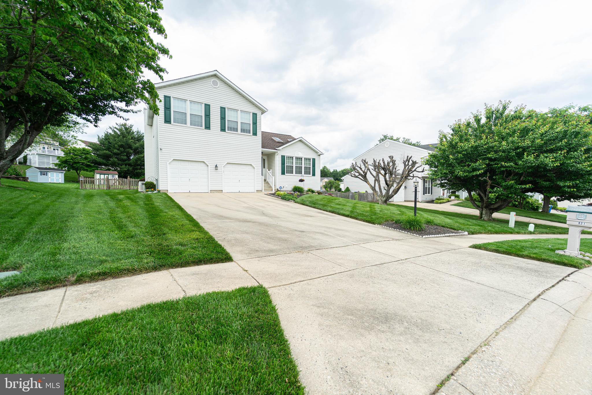 FOREST LAKES - Residential