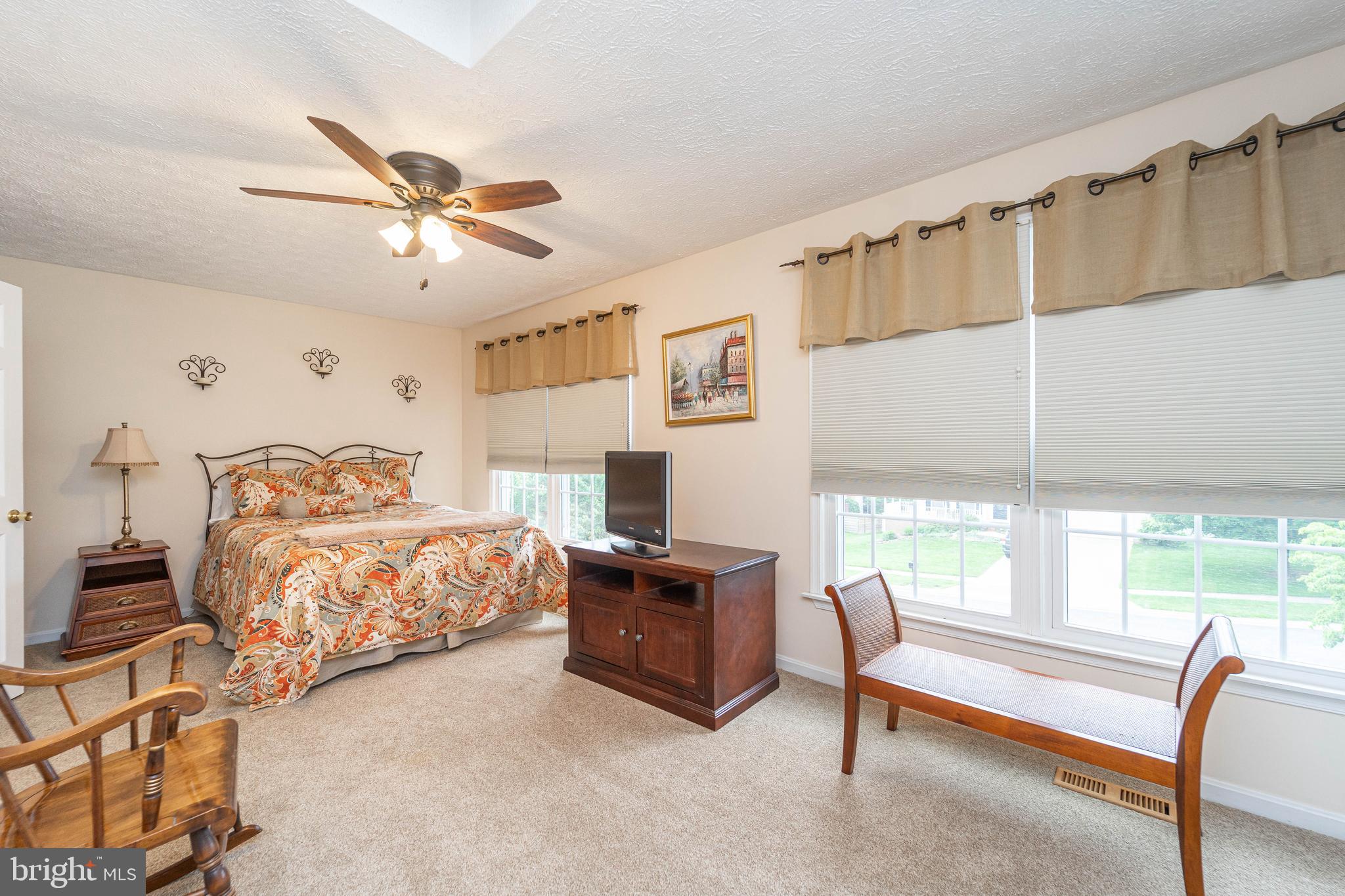 FOREST LAKES - Residential