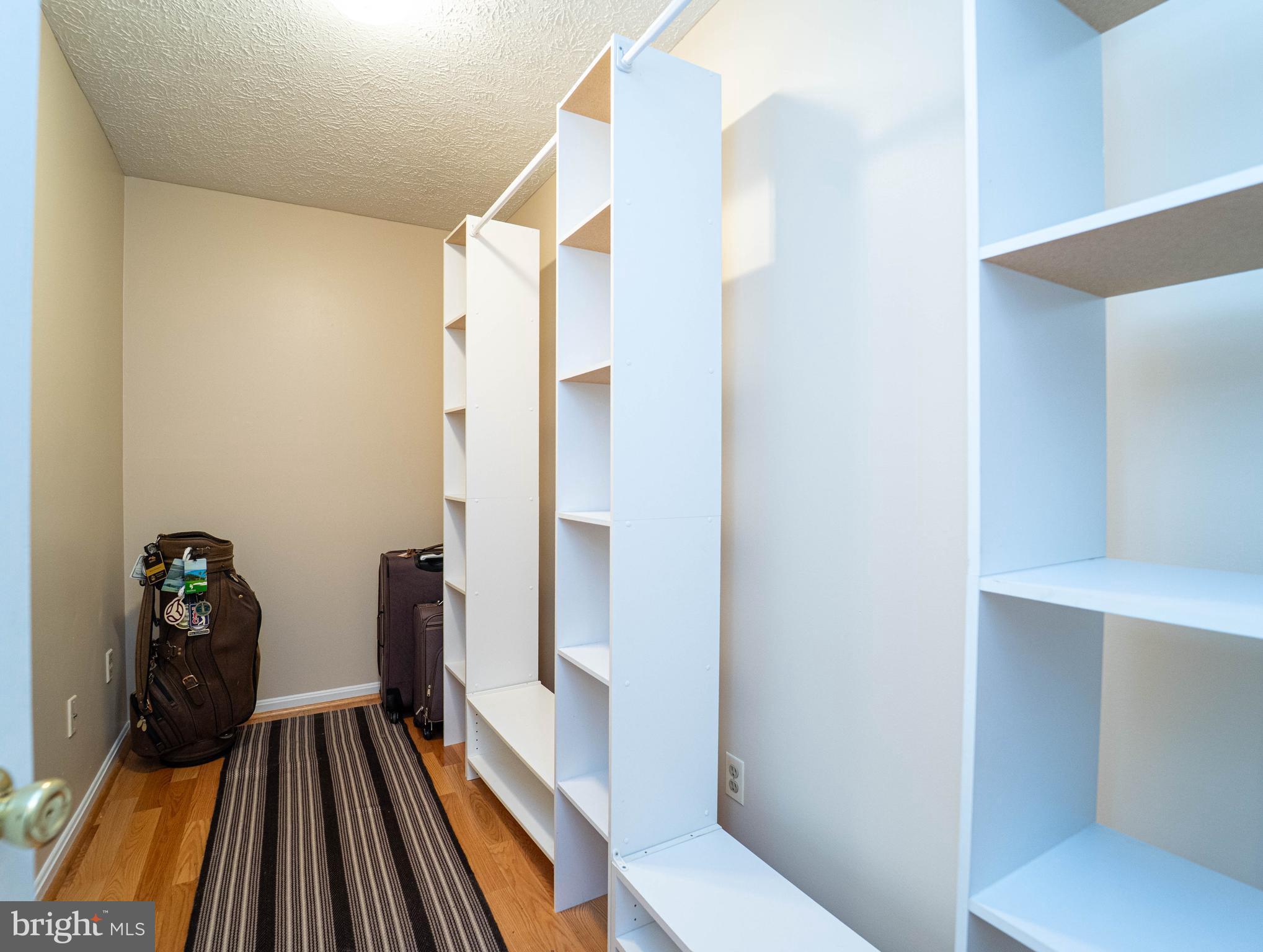 FOREST LAKES - Residential