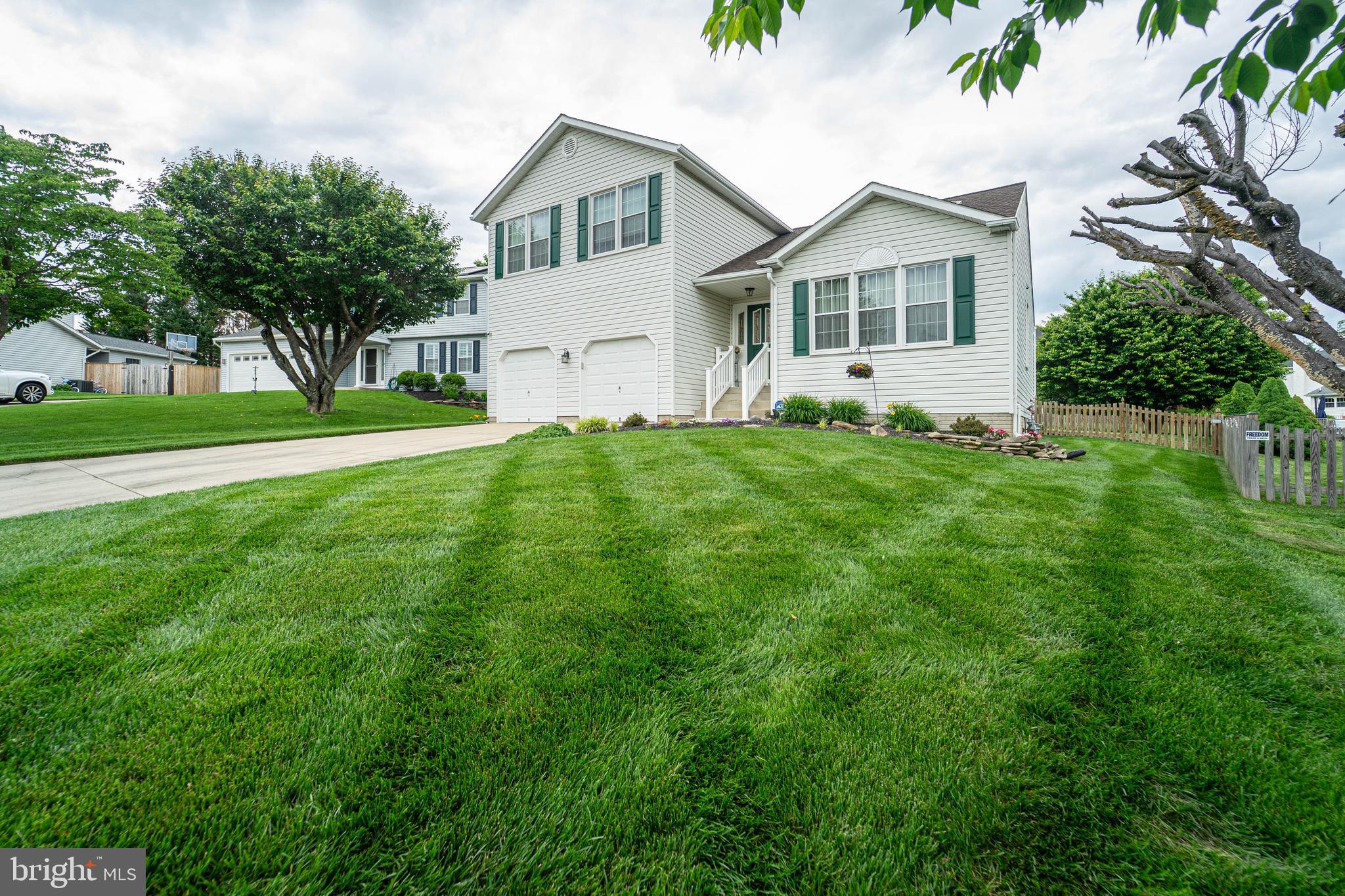 FOREST LAKES - Residential