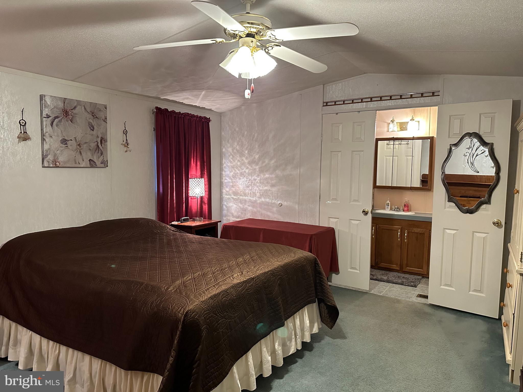 COLONIAL ESTATES - Residential