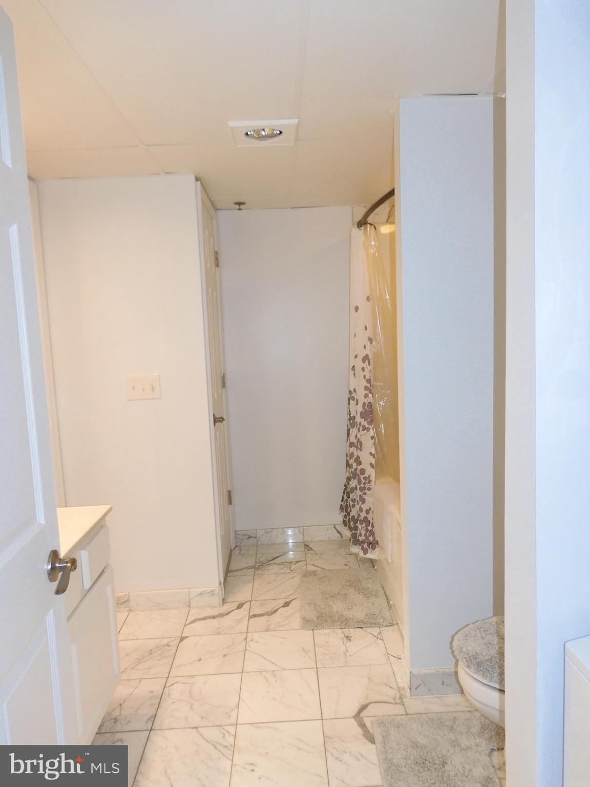 THE WILLIAMSBURG - Residential Lease