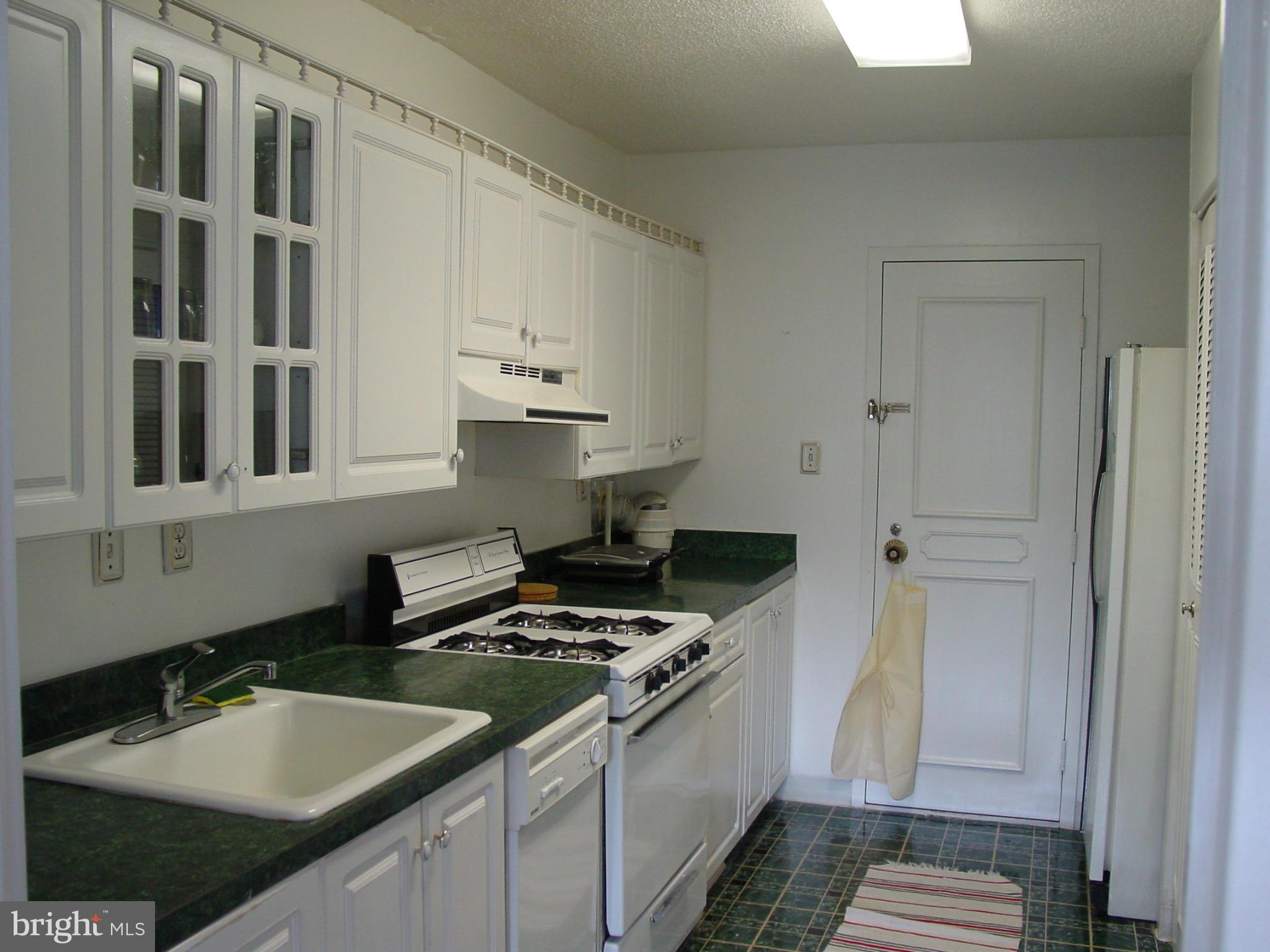 ROLAND PARK - Residential