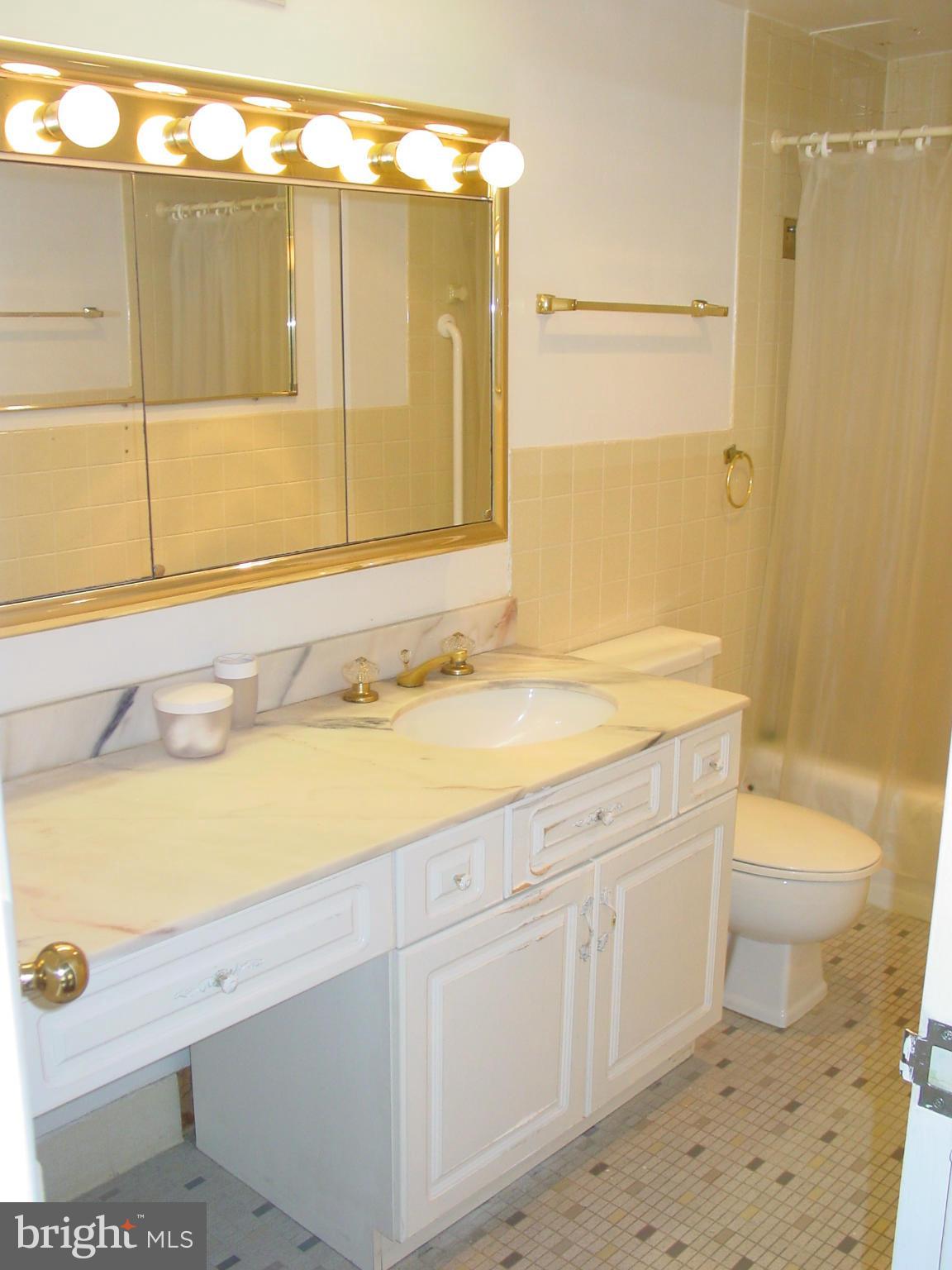 ROLAND PARK - Residential