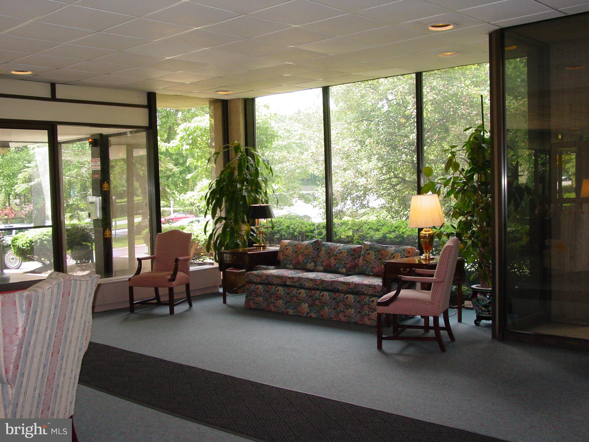 ROLAND PARK - Residential